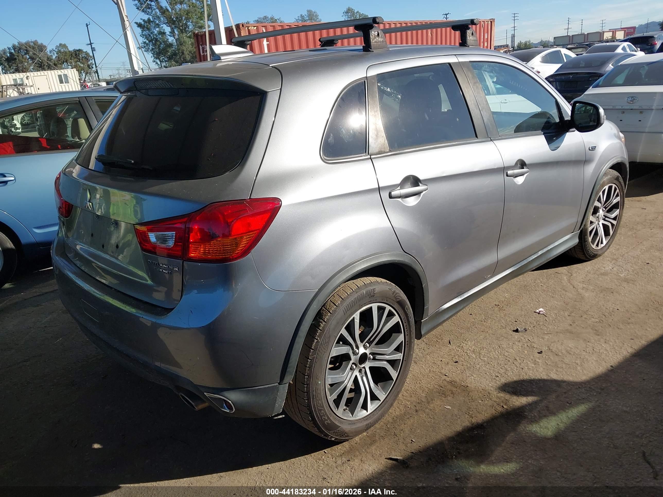 MITSUBISHI OUTLANDER image 4