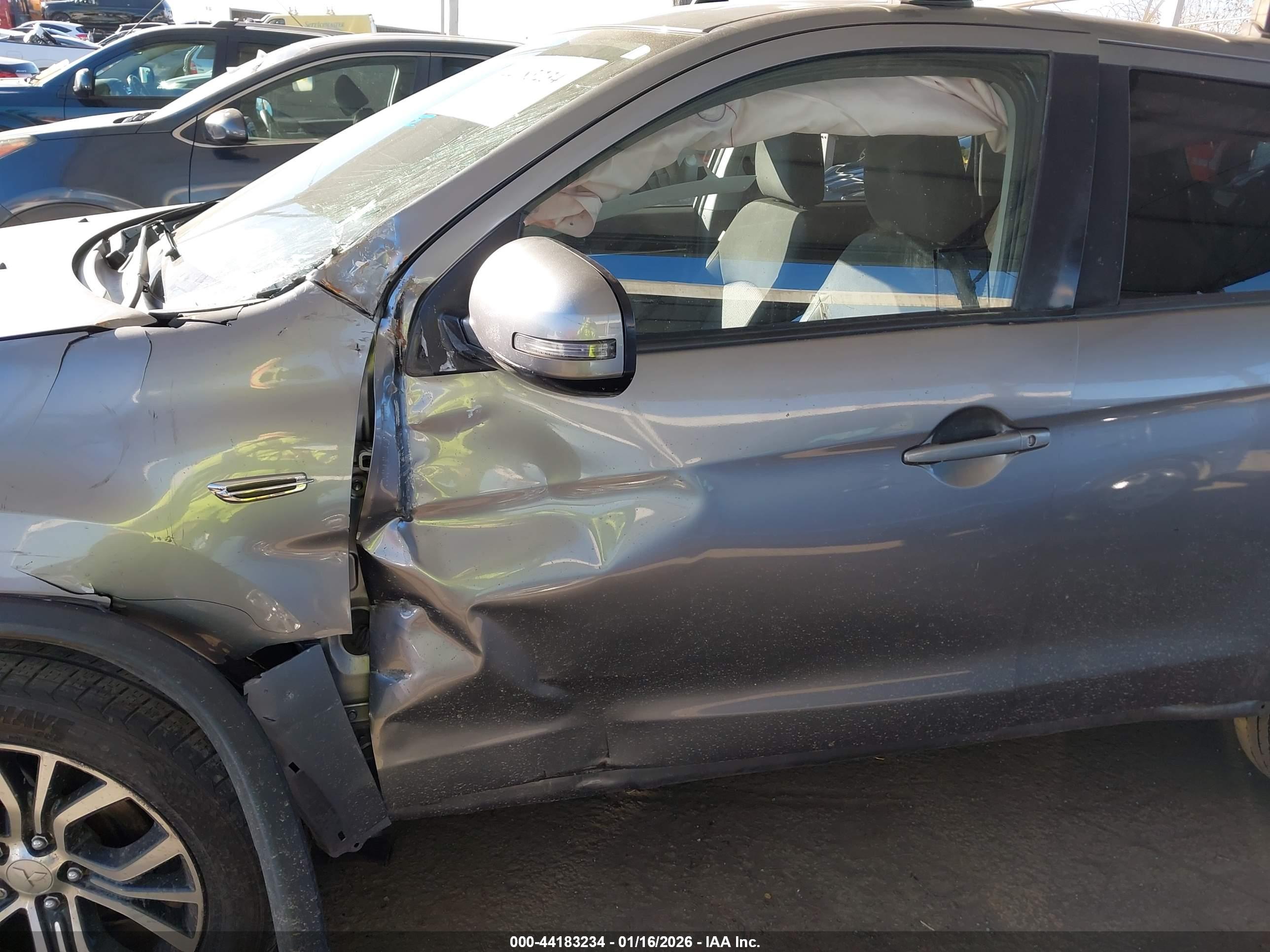 MITSUBISHI OUTLANDER image 6