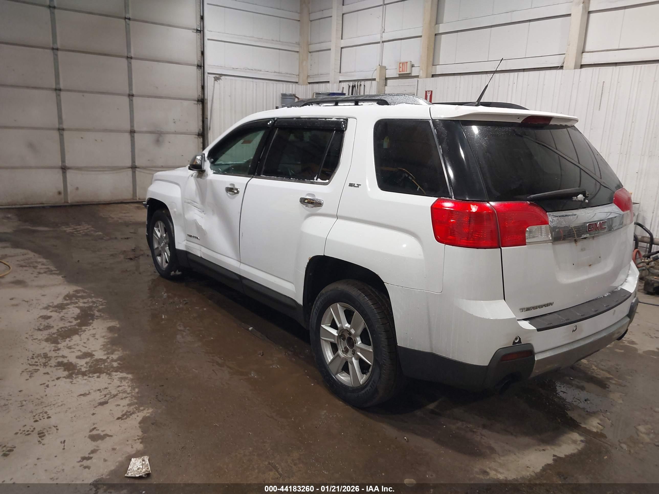 GMC TERRAIN image 3
