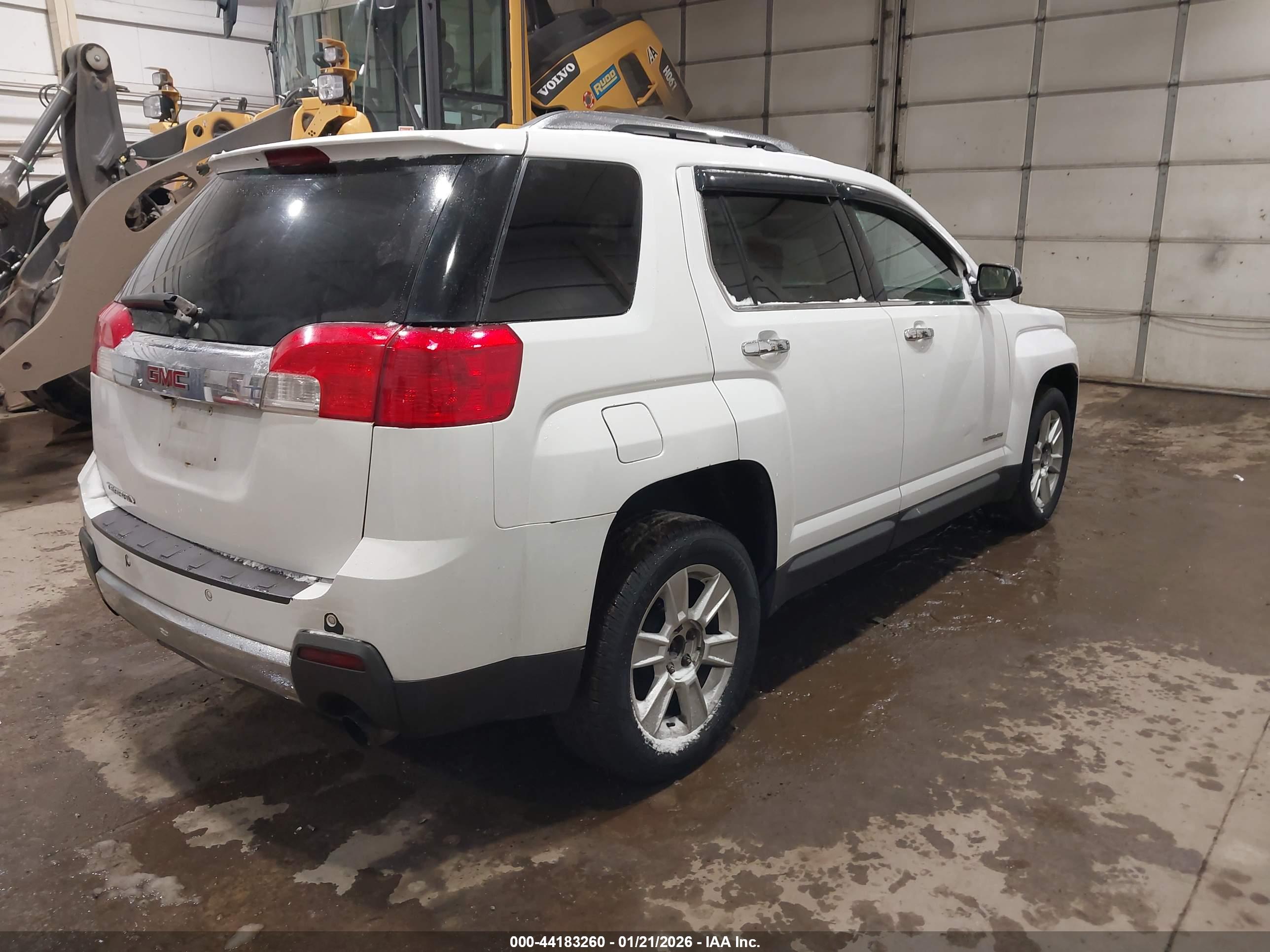 GMC TERRAIN image 4