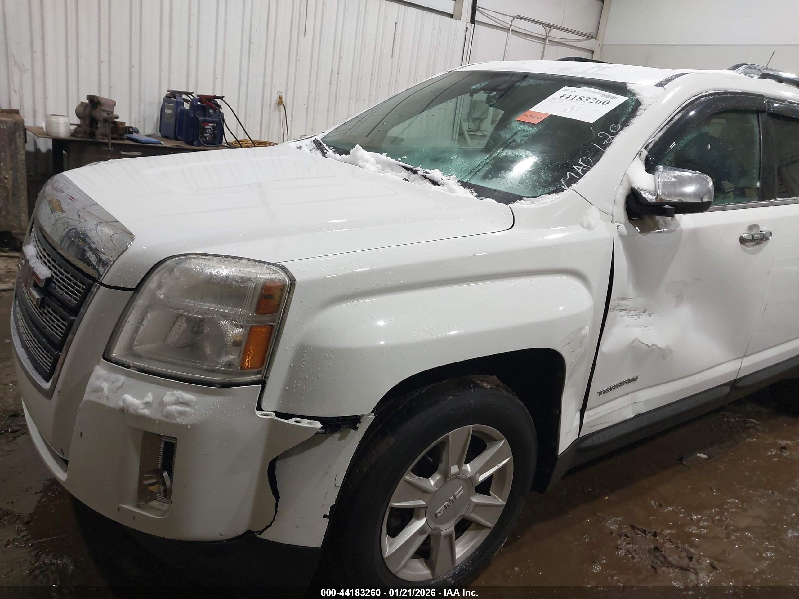 GMC TERRAIN image 6