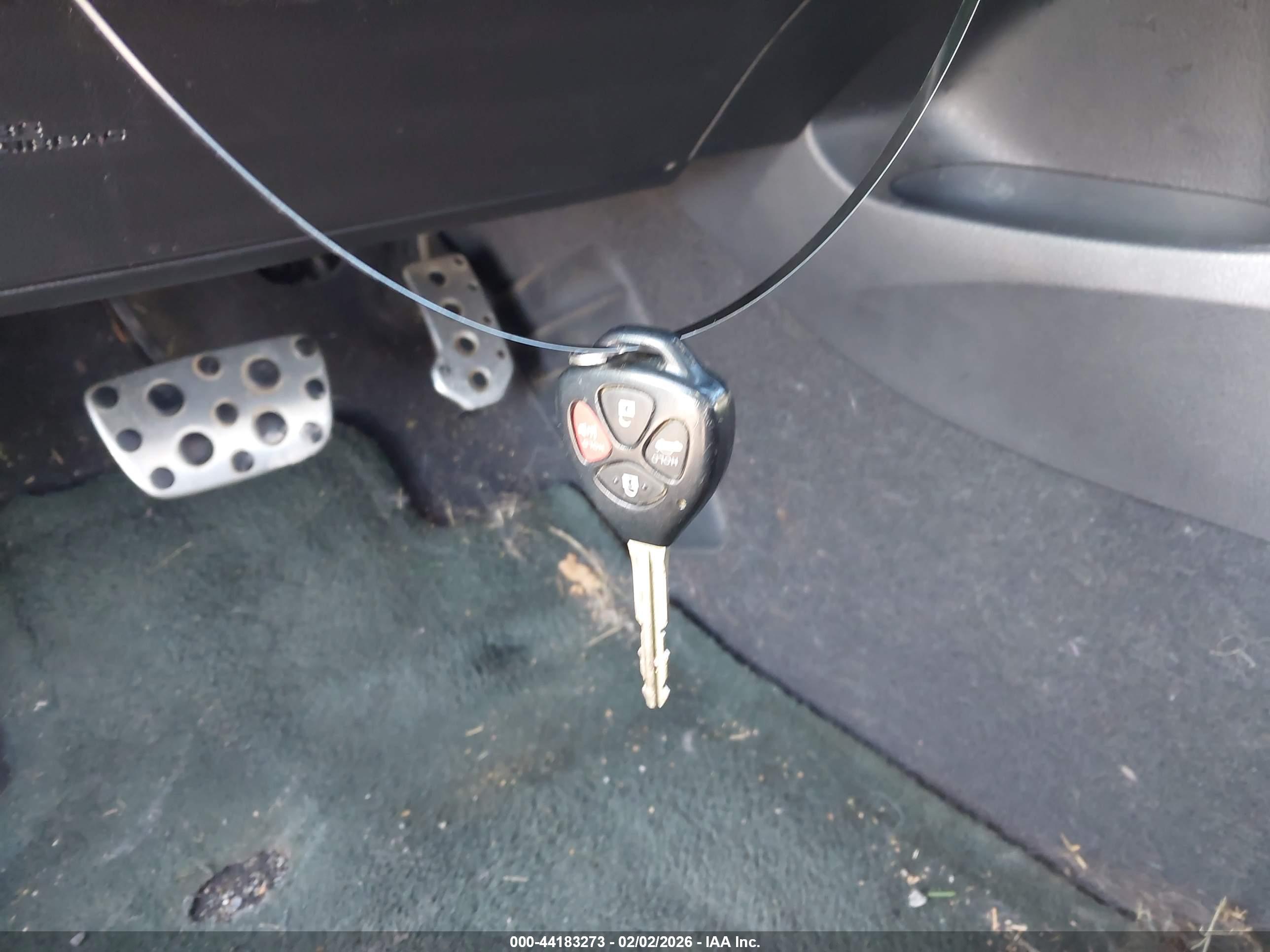 TOYOTA CAMRY image 11