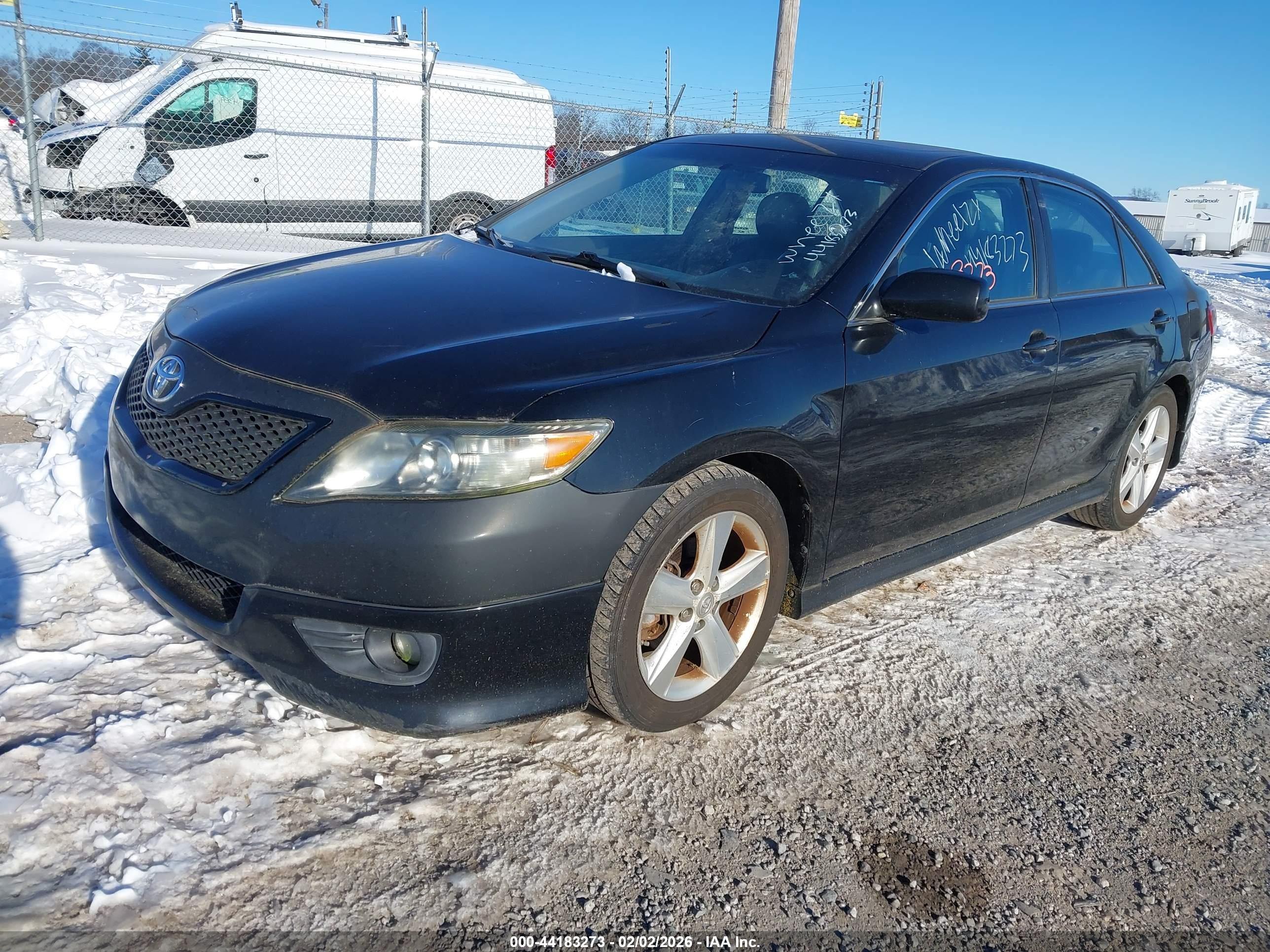 TOYOTA CAMRY image 2