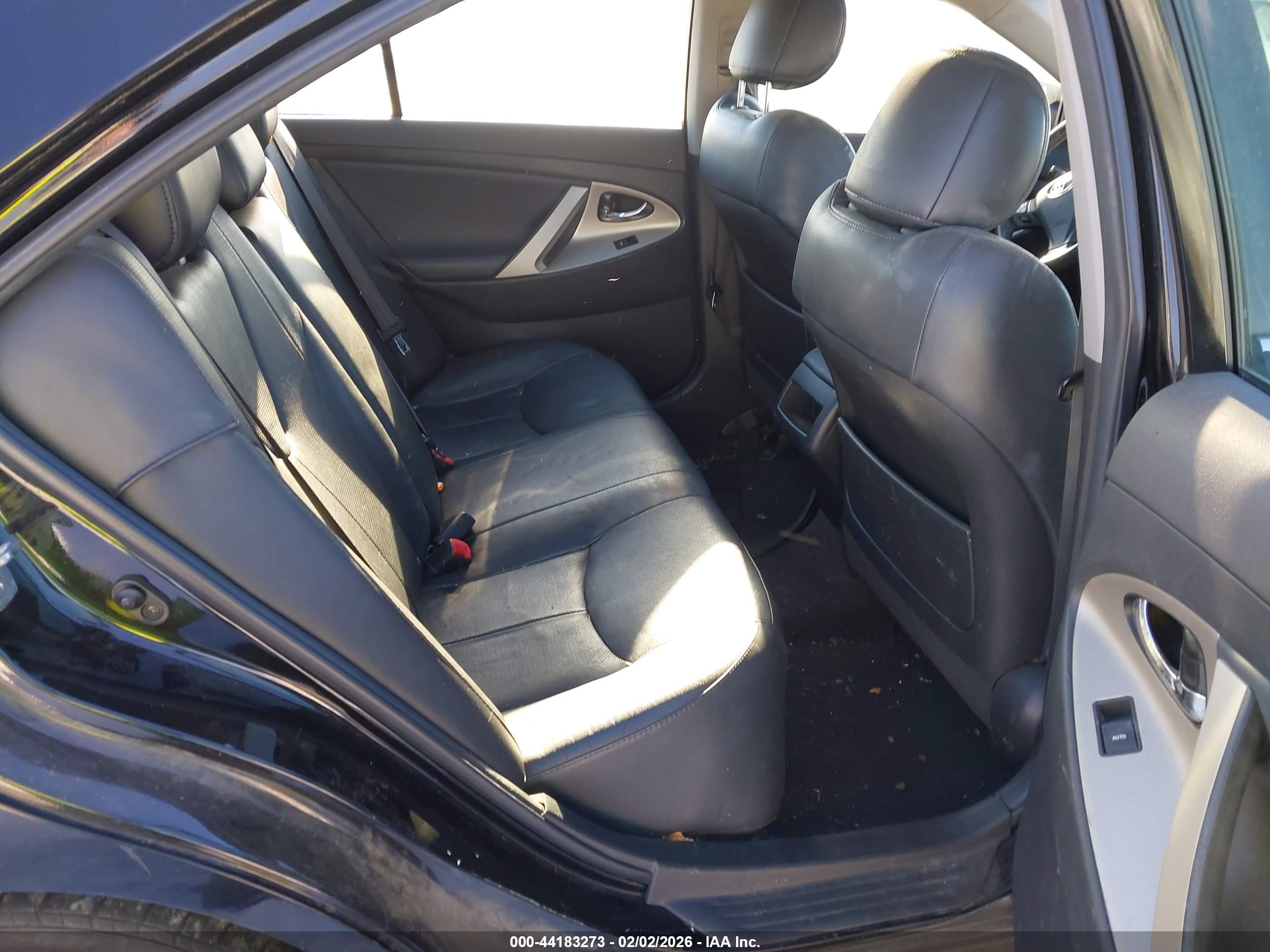 TOYOTA CAMRY image 8
