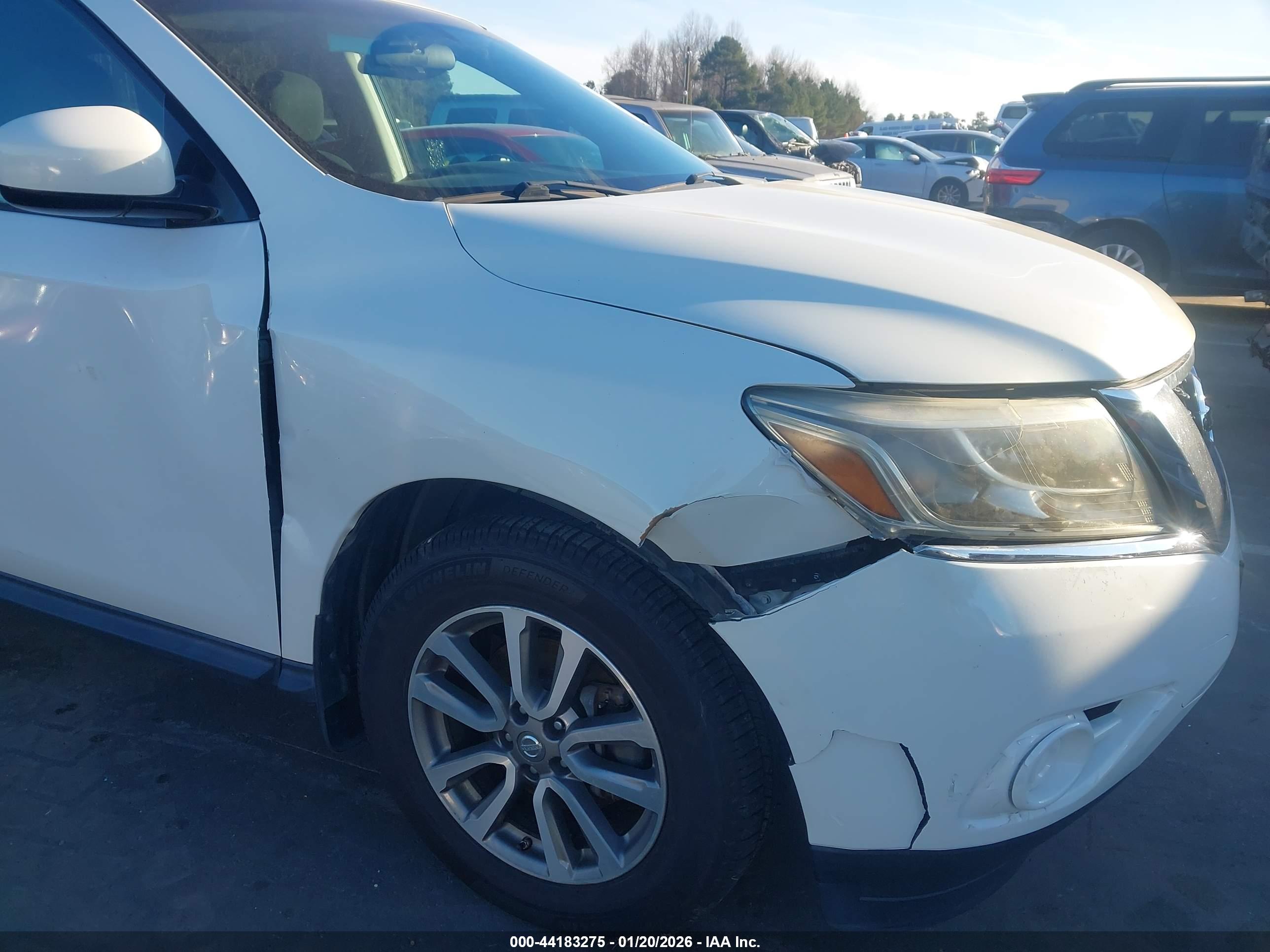 NISSAN PATHFINDER image 6