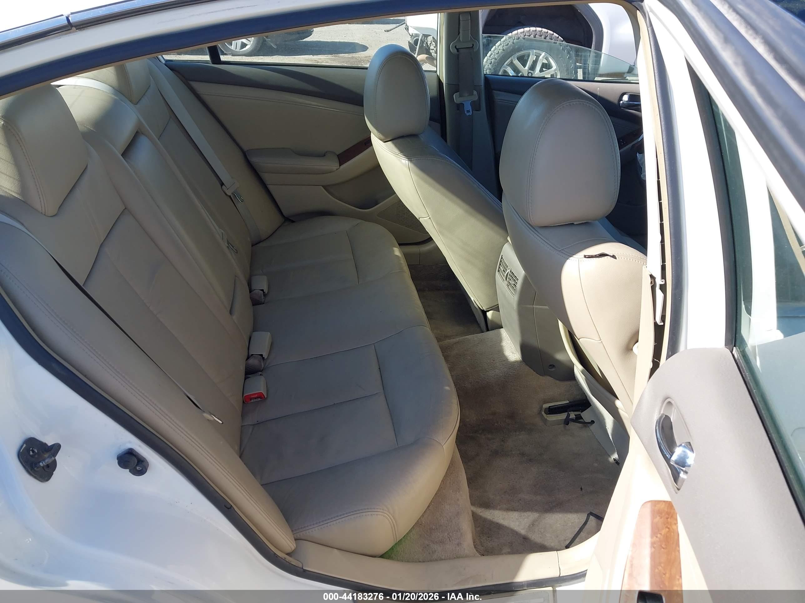NISSAN ALTIMA image 8