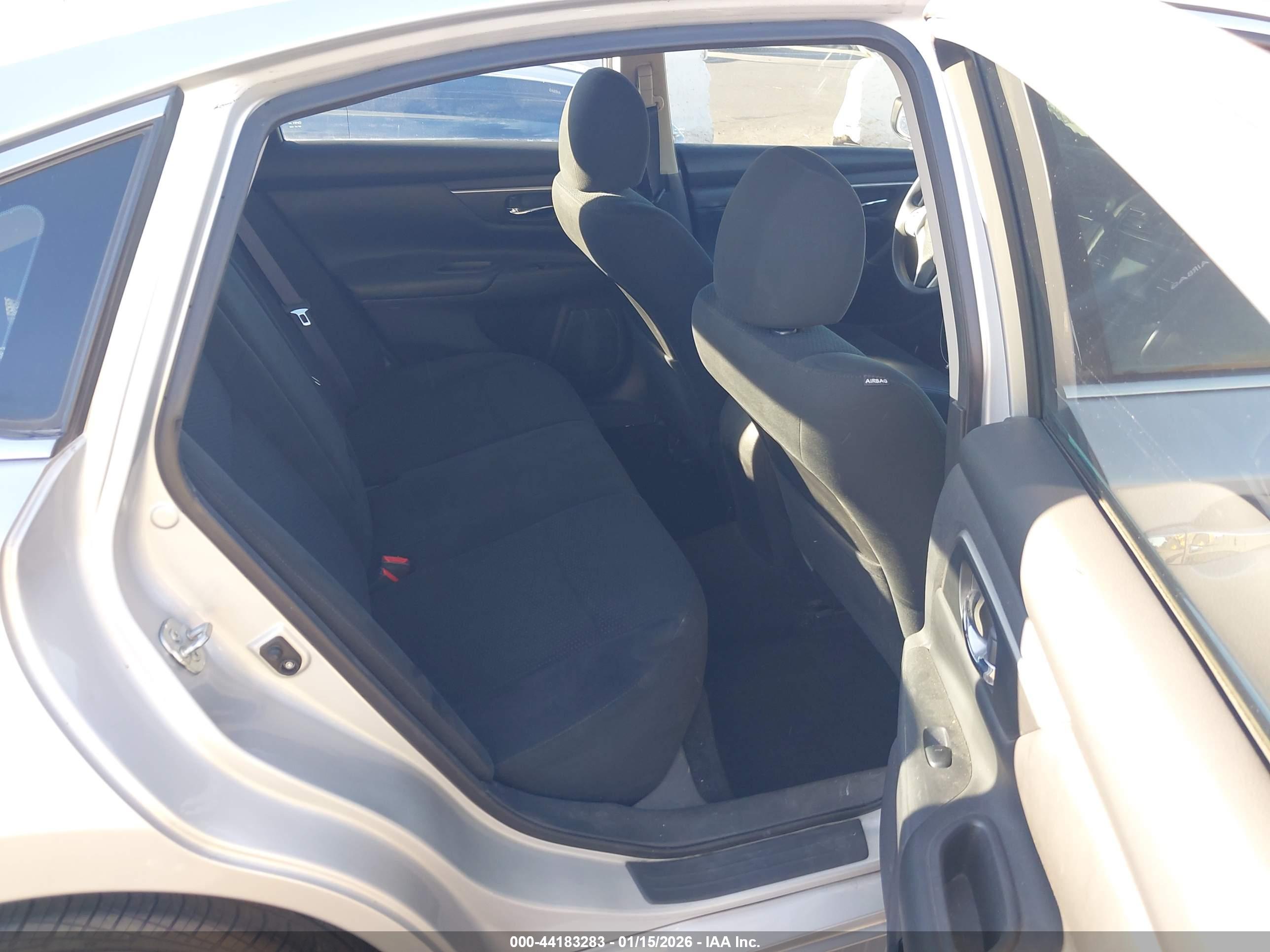 NISSAN ALTIMA image 8