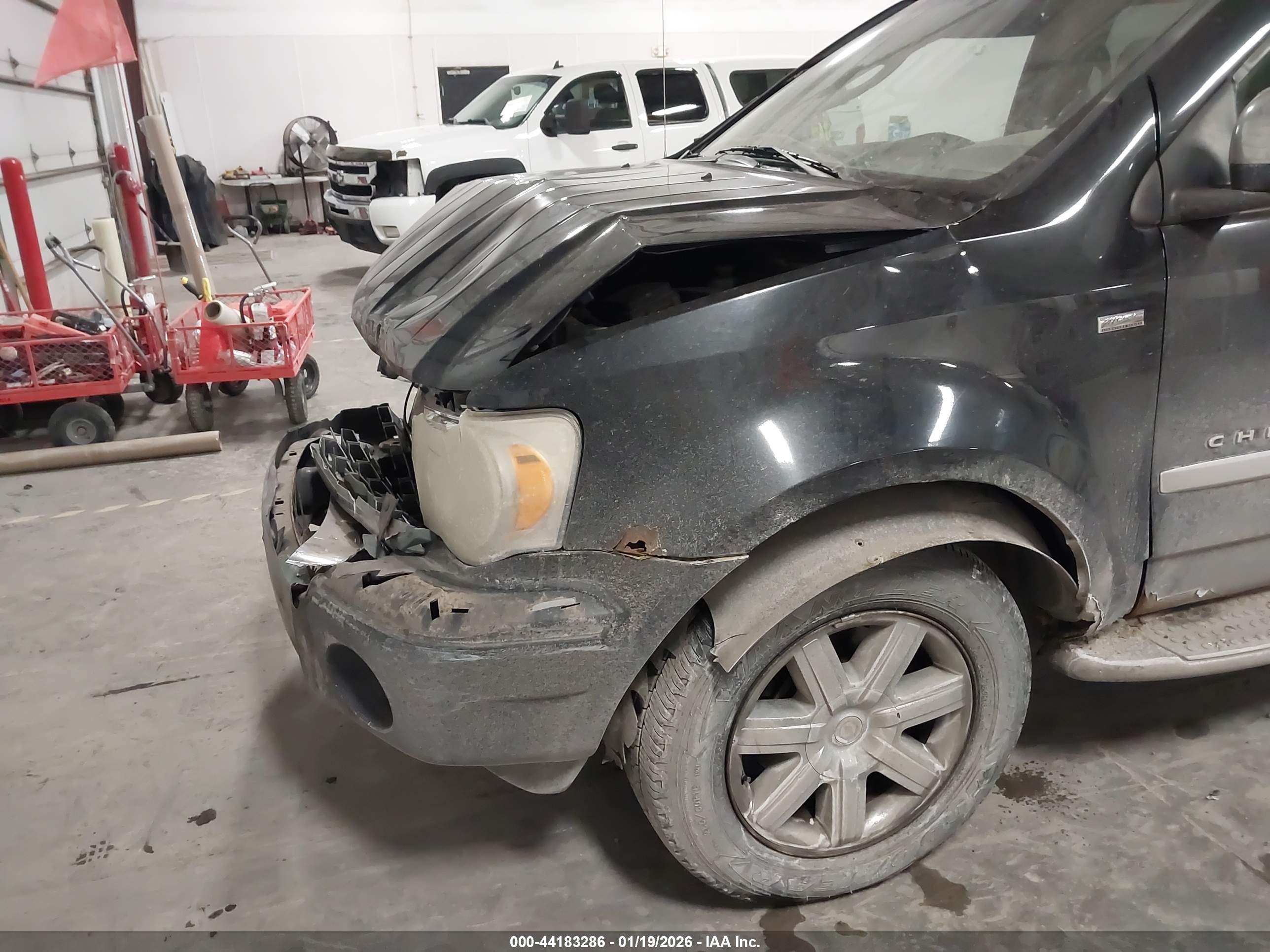 CHRYSLER ASPEN image 6