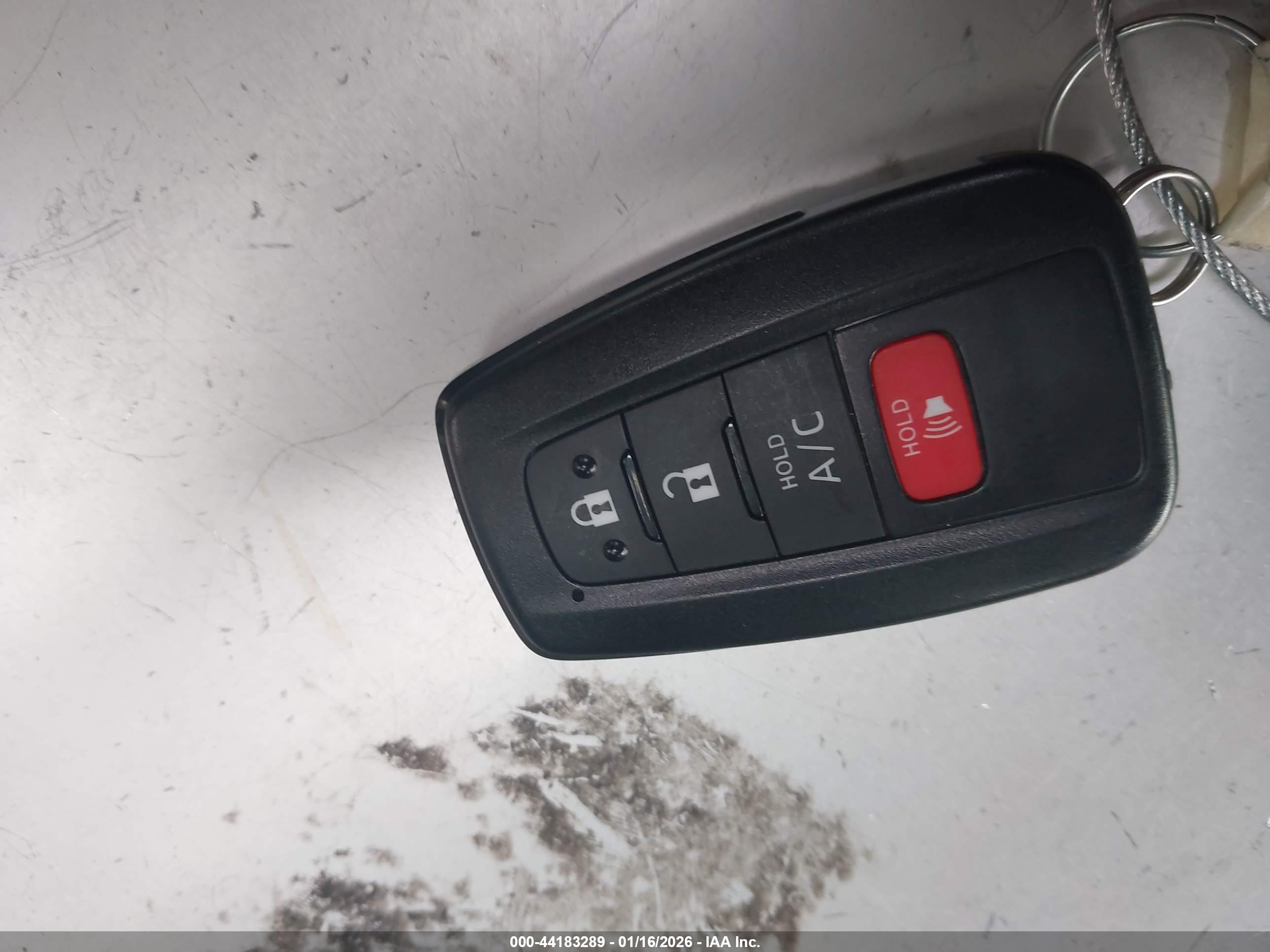 TOYOTA PRIUS image 11