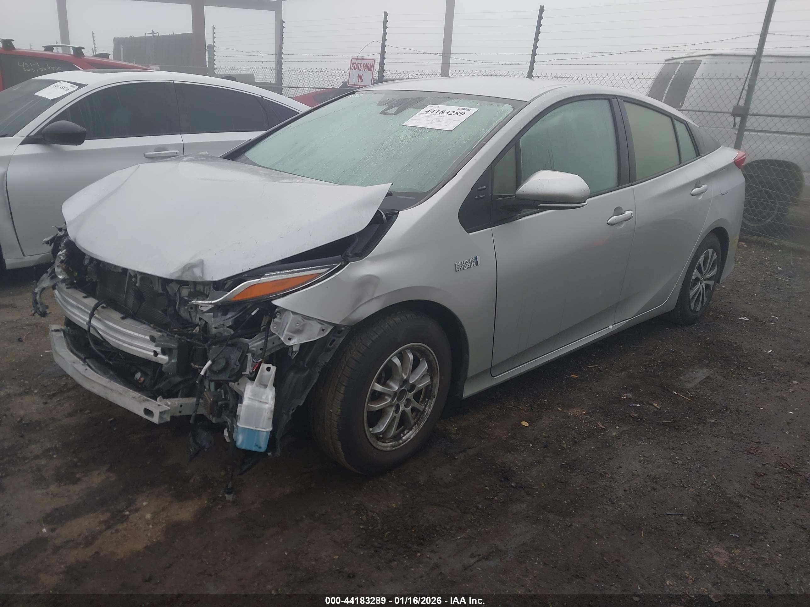 TOYOTA PRIUS image 2