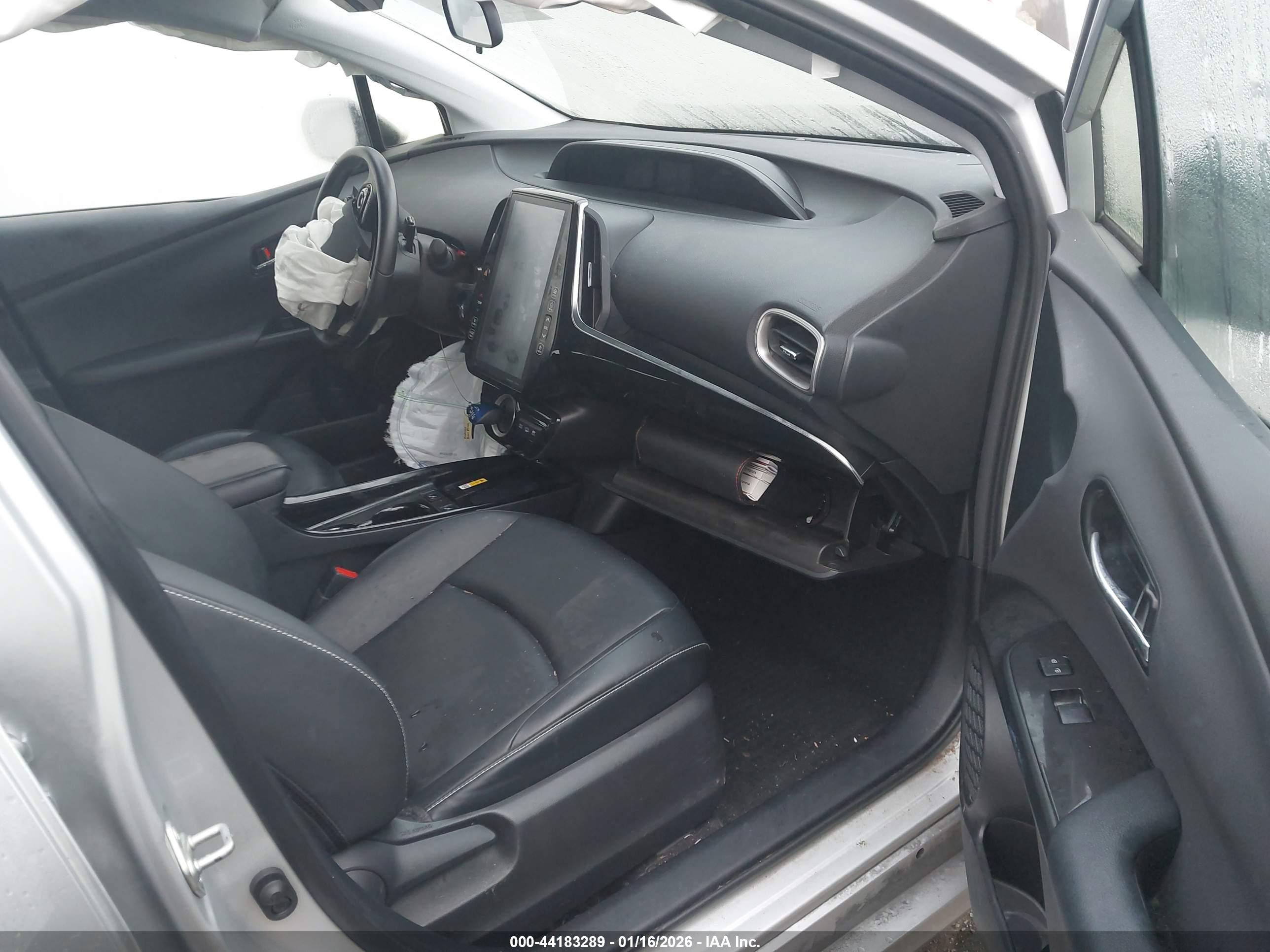 TOYOTA PRIUS image 5