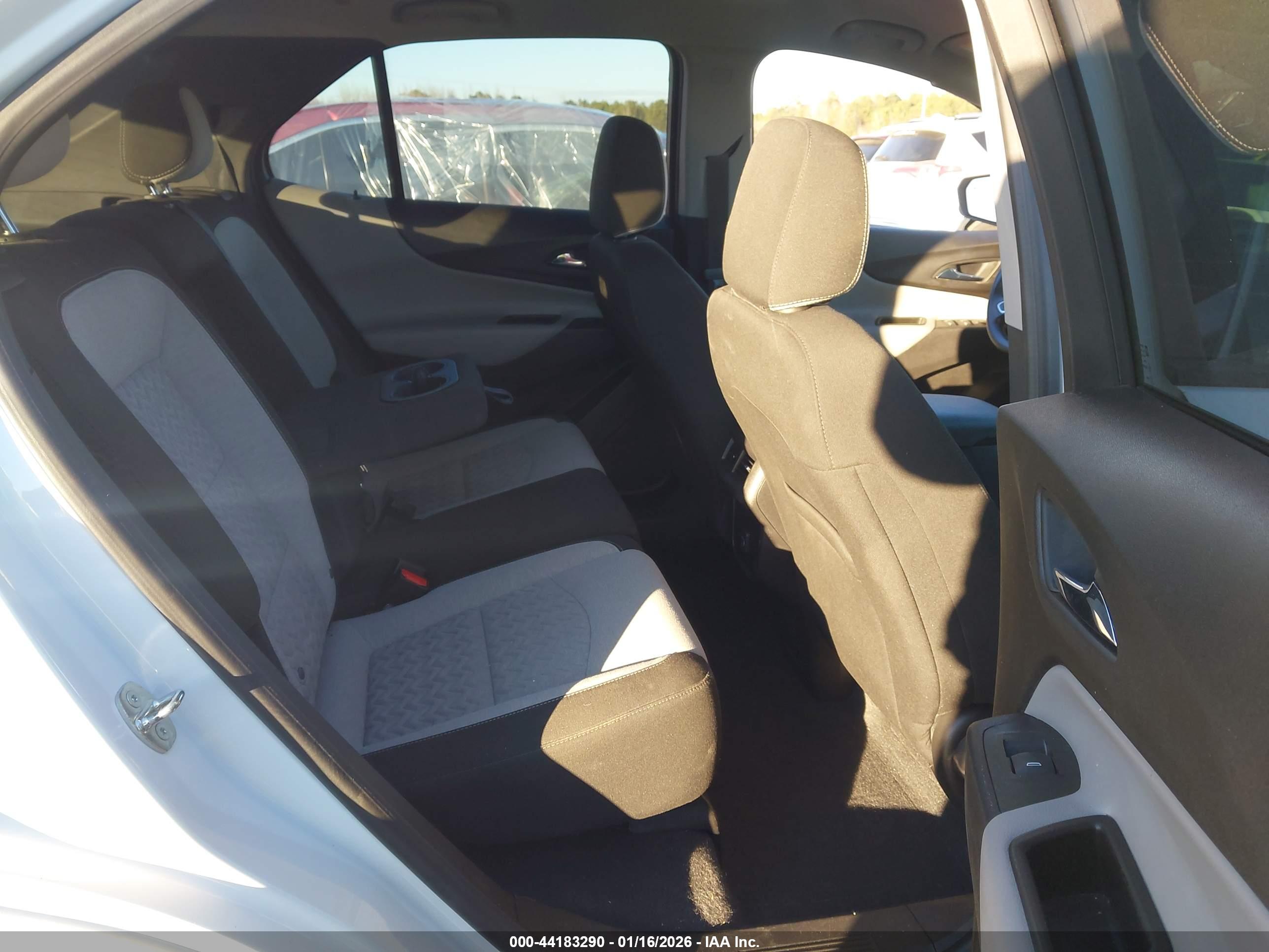 CHEVROLET EQUINOX image 8