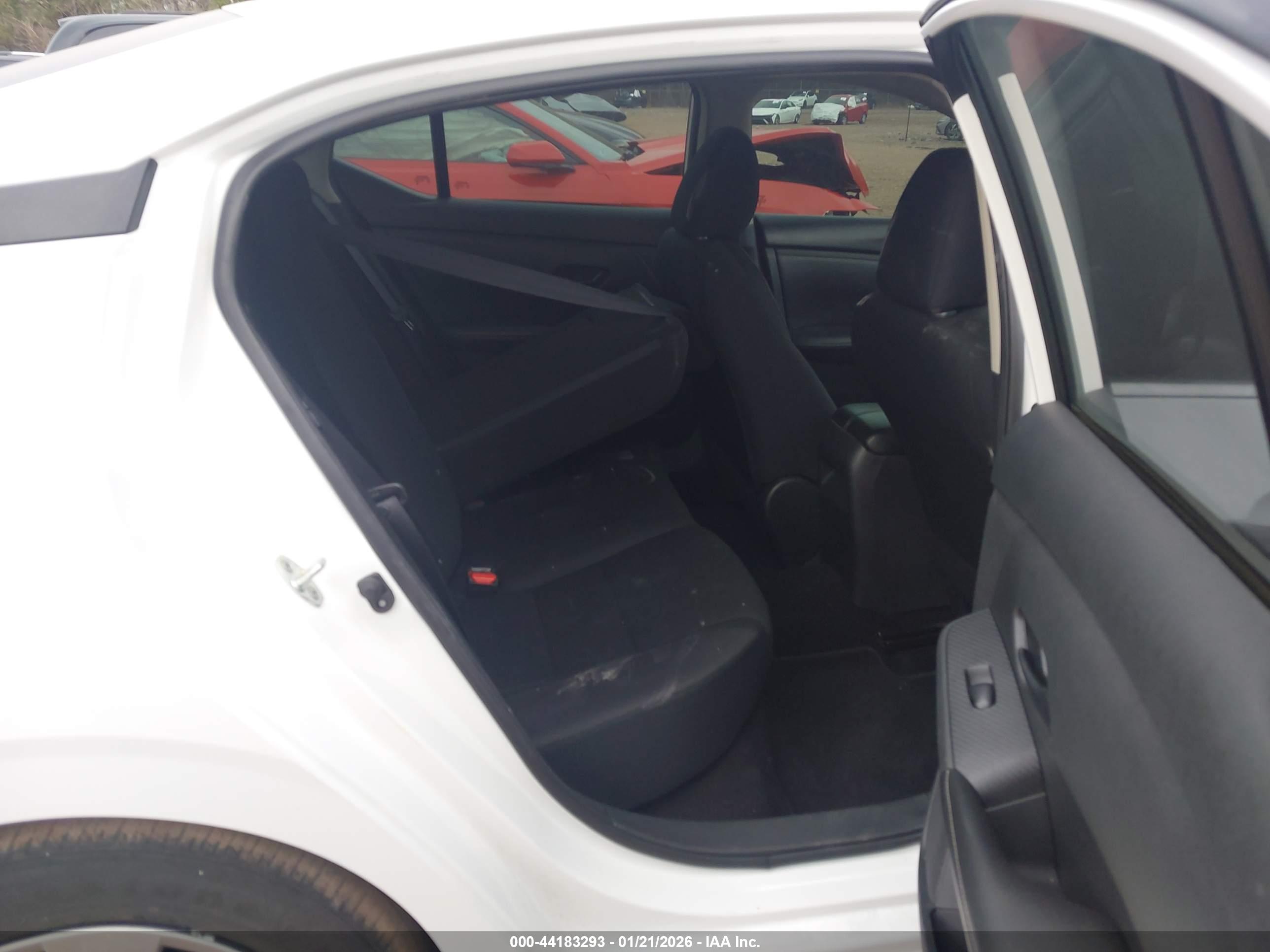 NISSAN SENTRA image 8