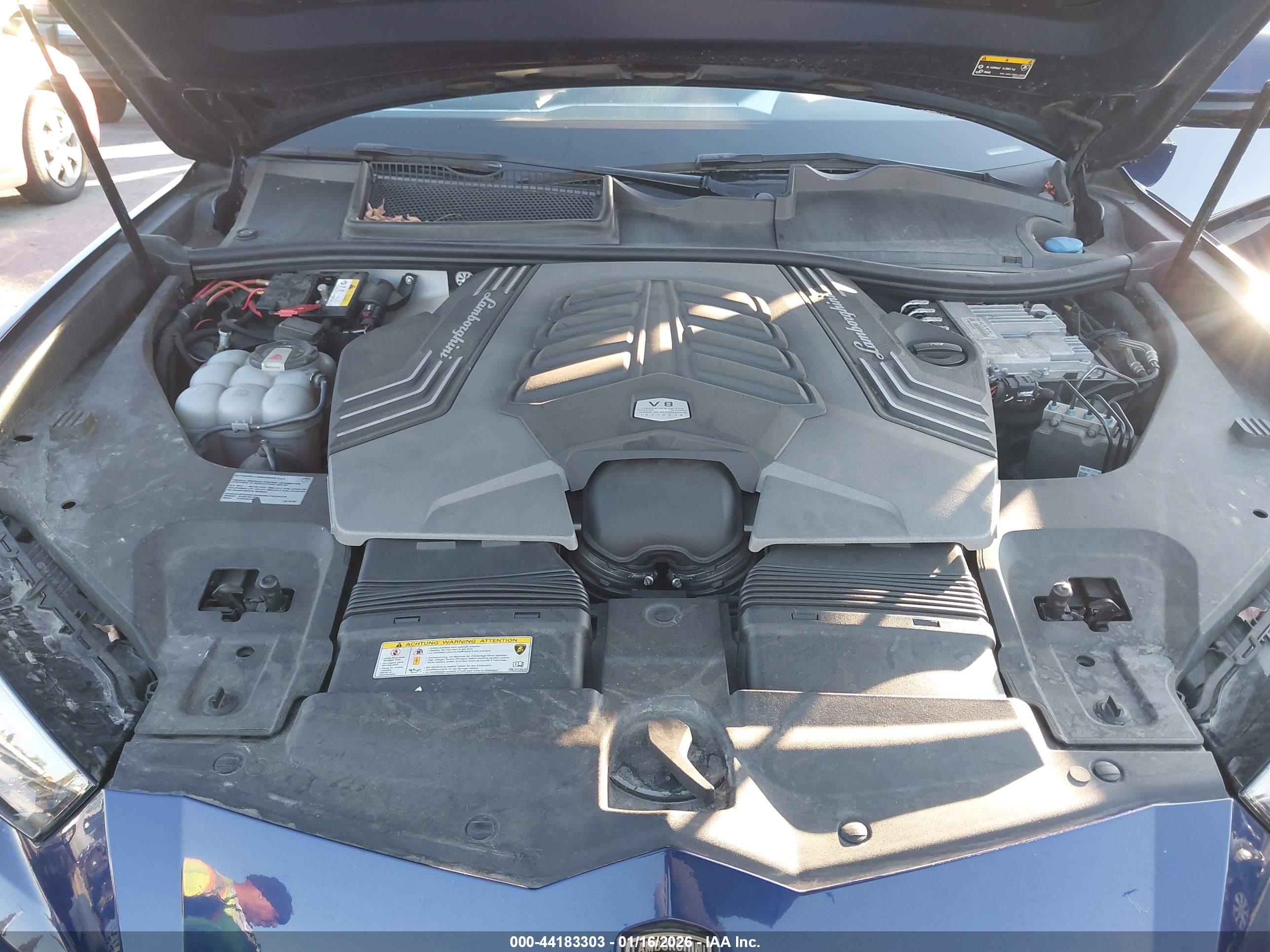 LAMBORGHINI URUS image 10