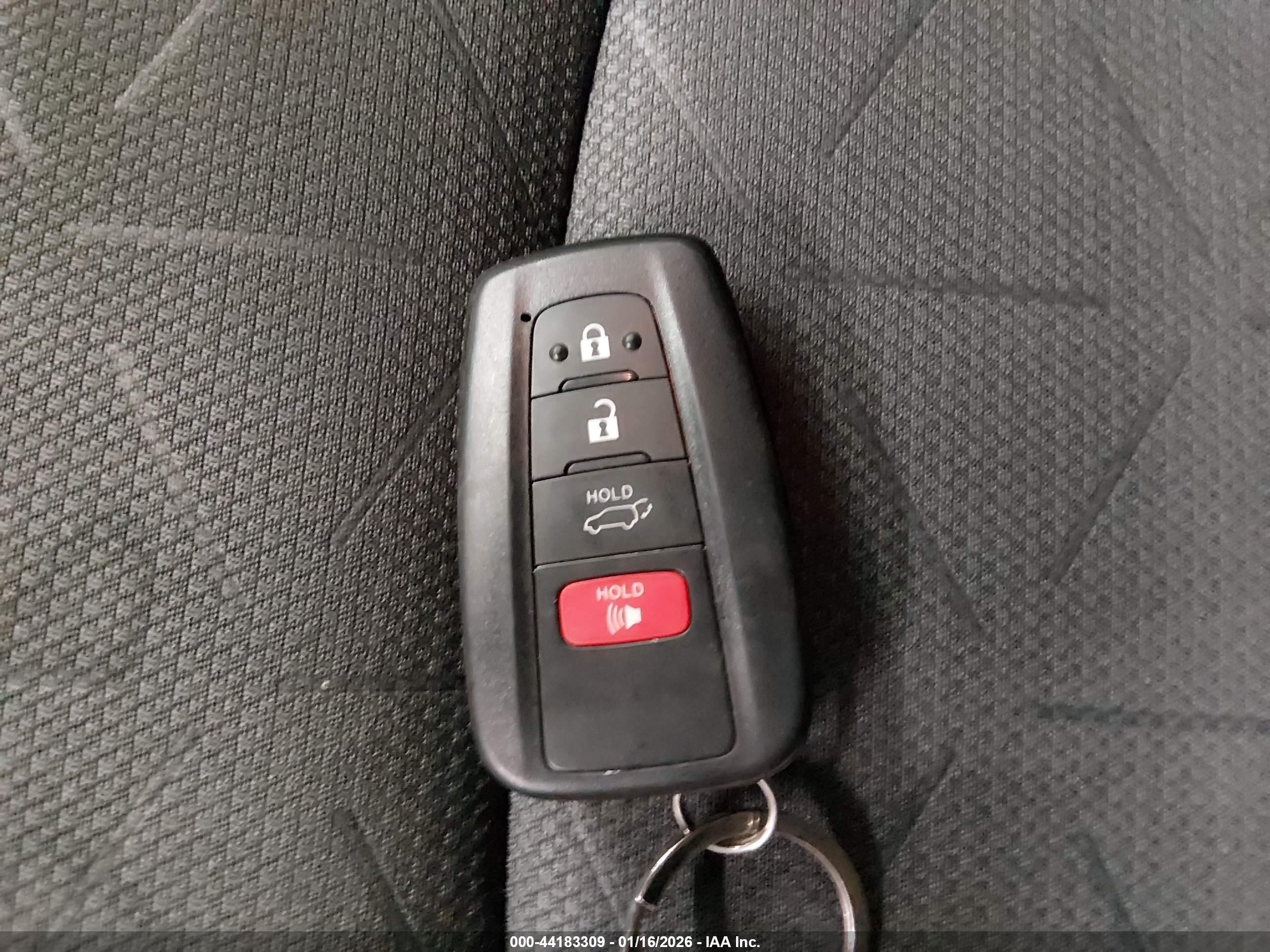 TOYOTA RAV4 image 11