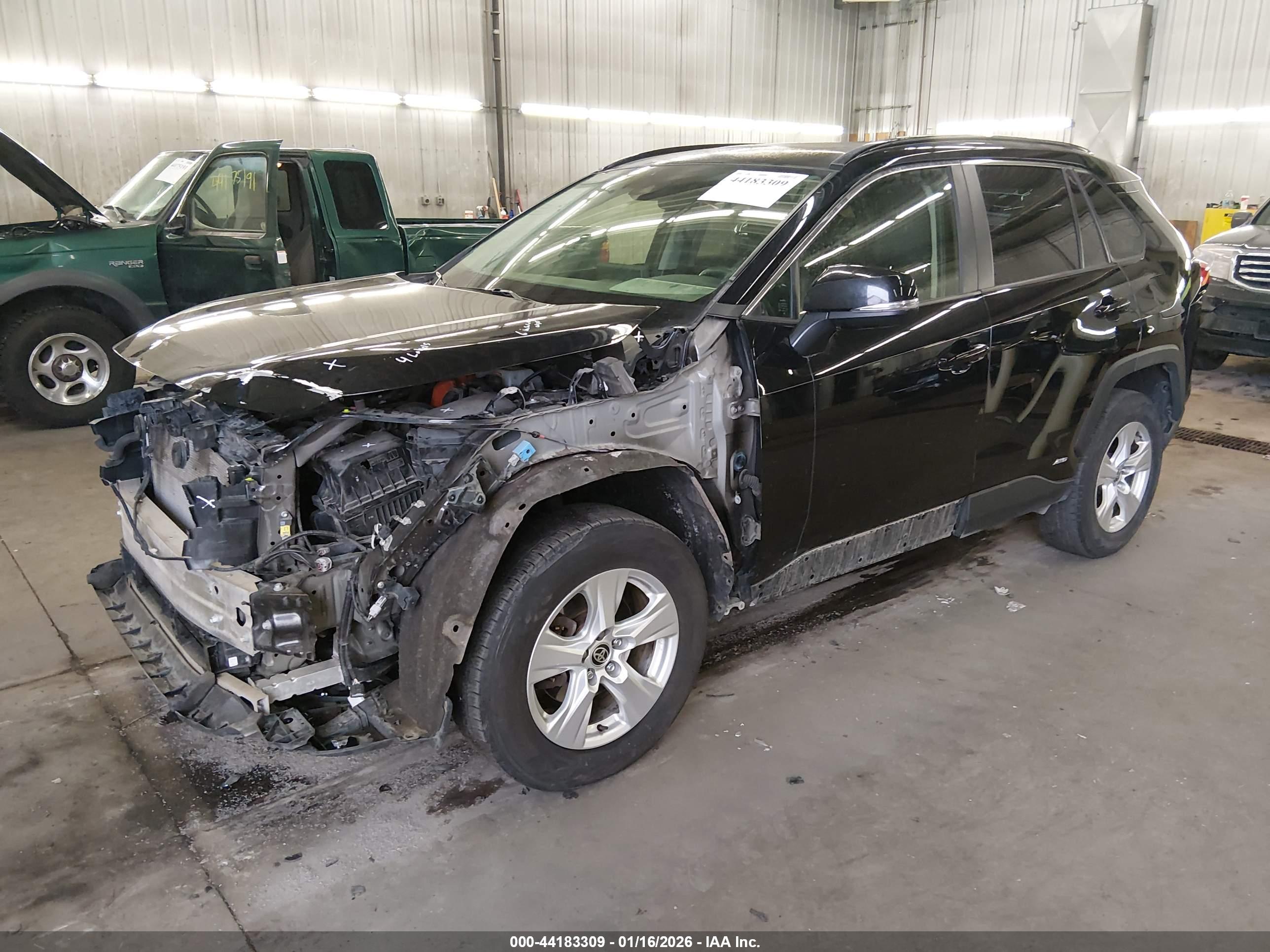 TOYOTA RAV4 image 2