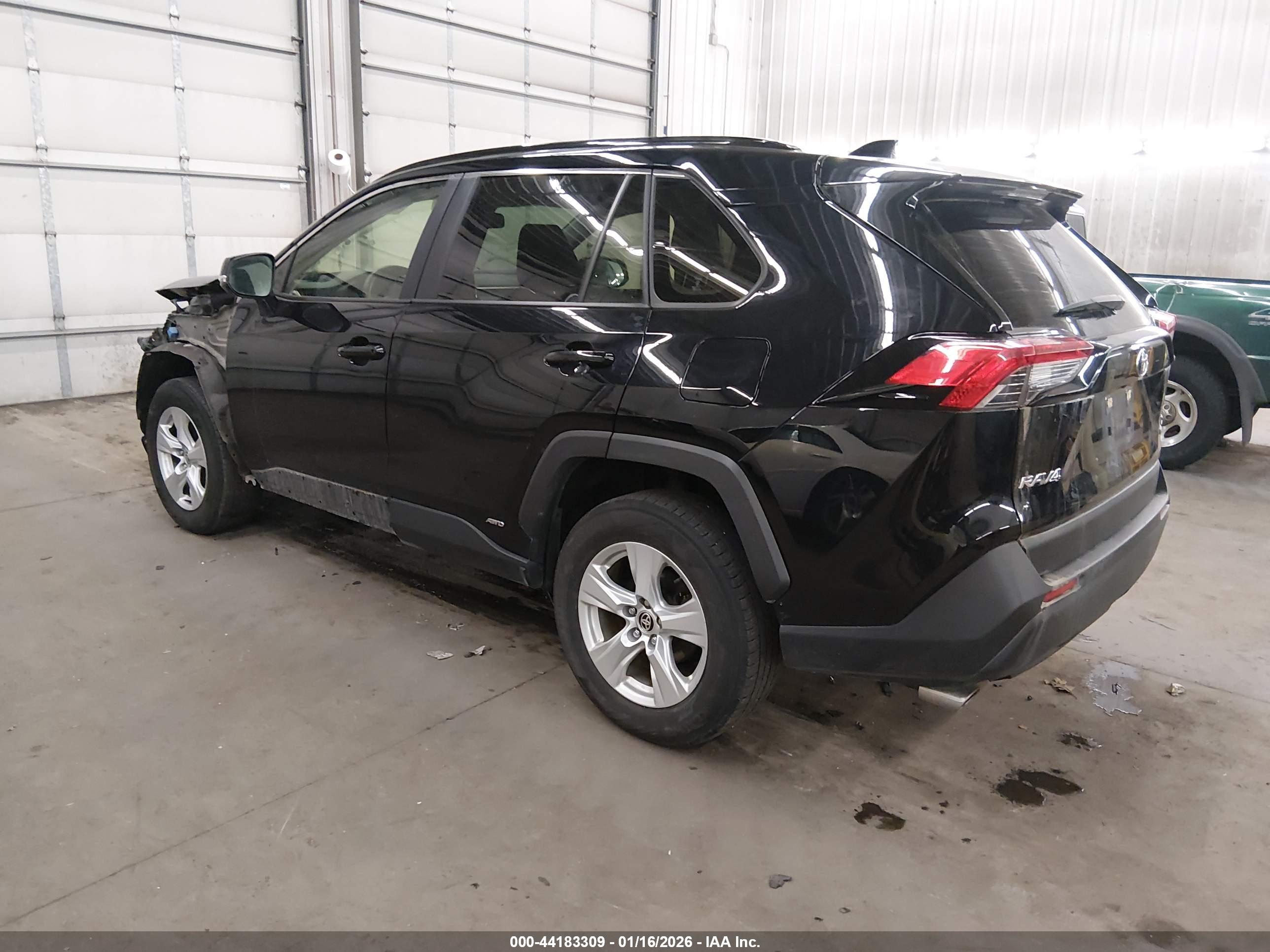 TOYOTA RAV4 image 3
