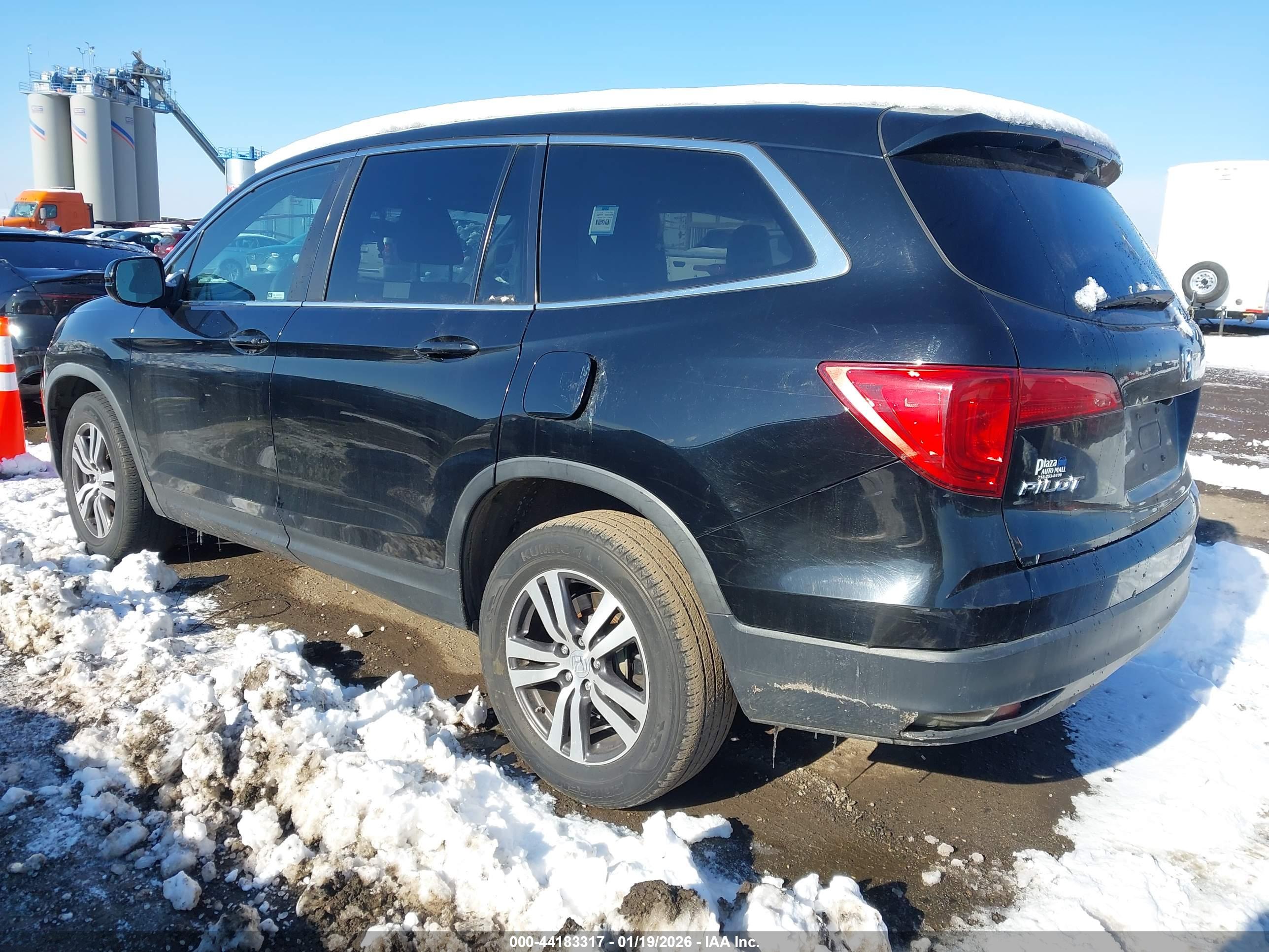 HONDA PILOT image 3