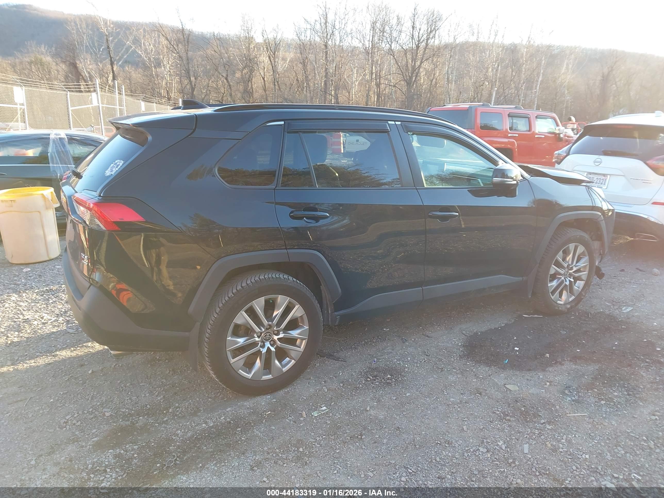 TOYOTA RAV4 image 4