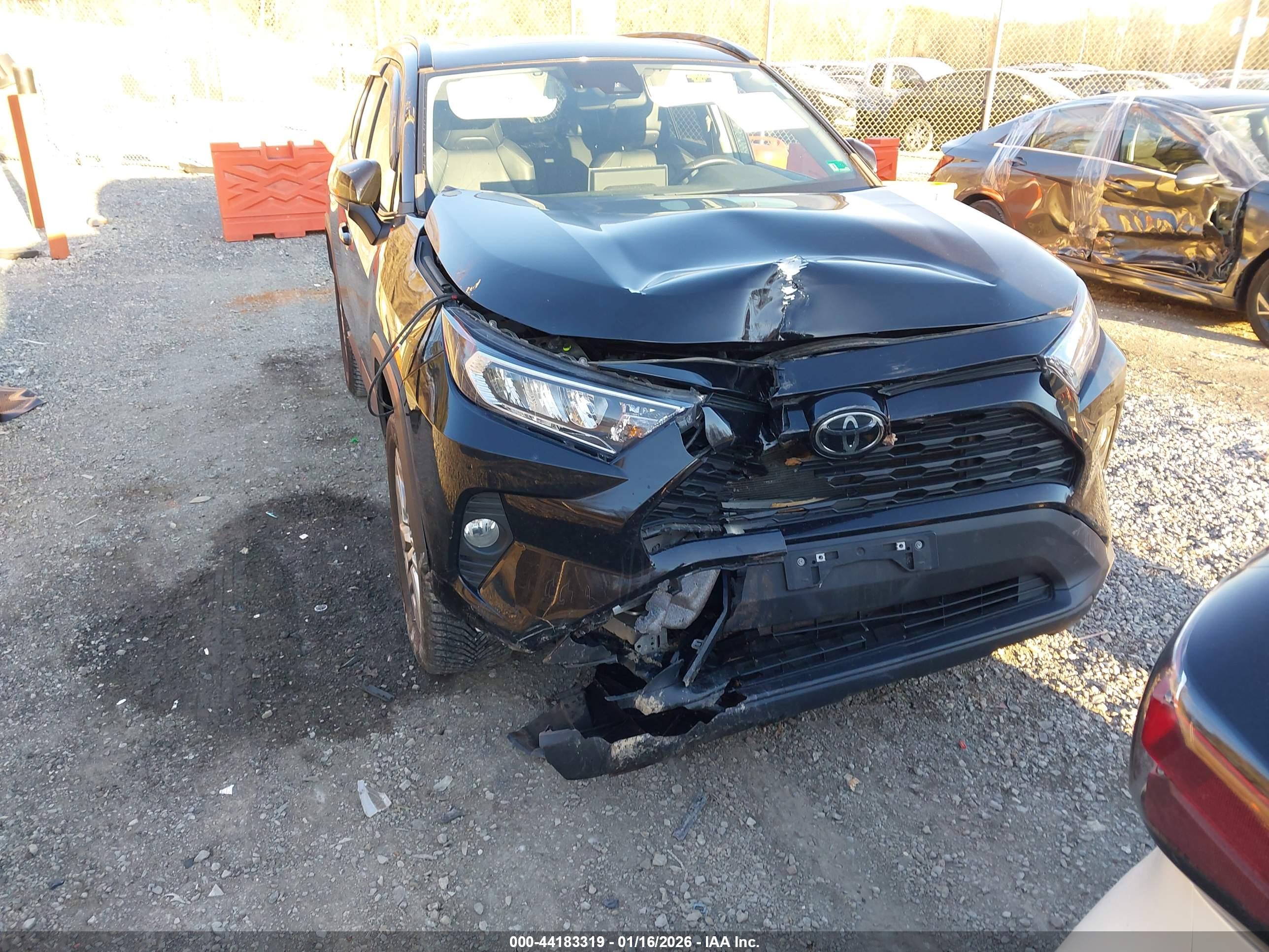 TOYOTA RAV4 image 6