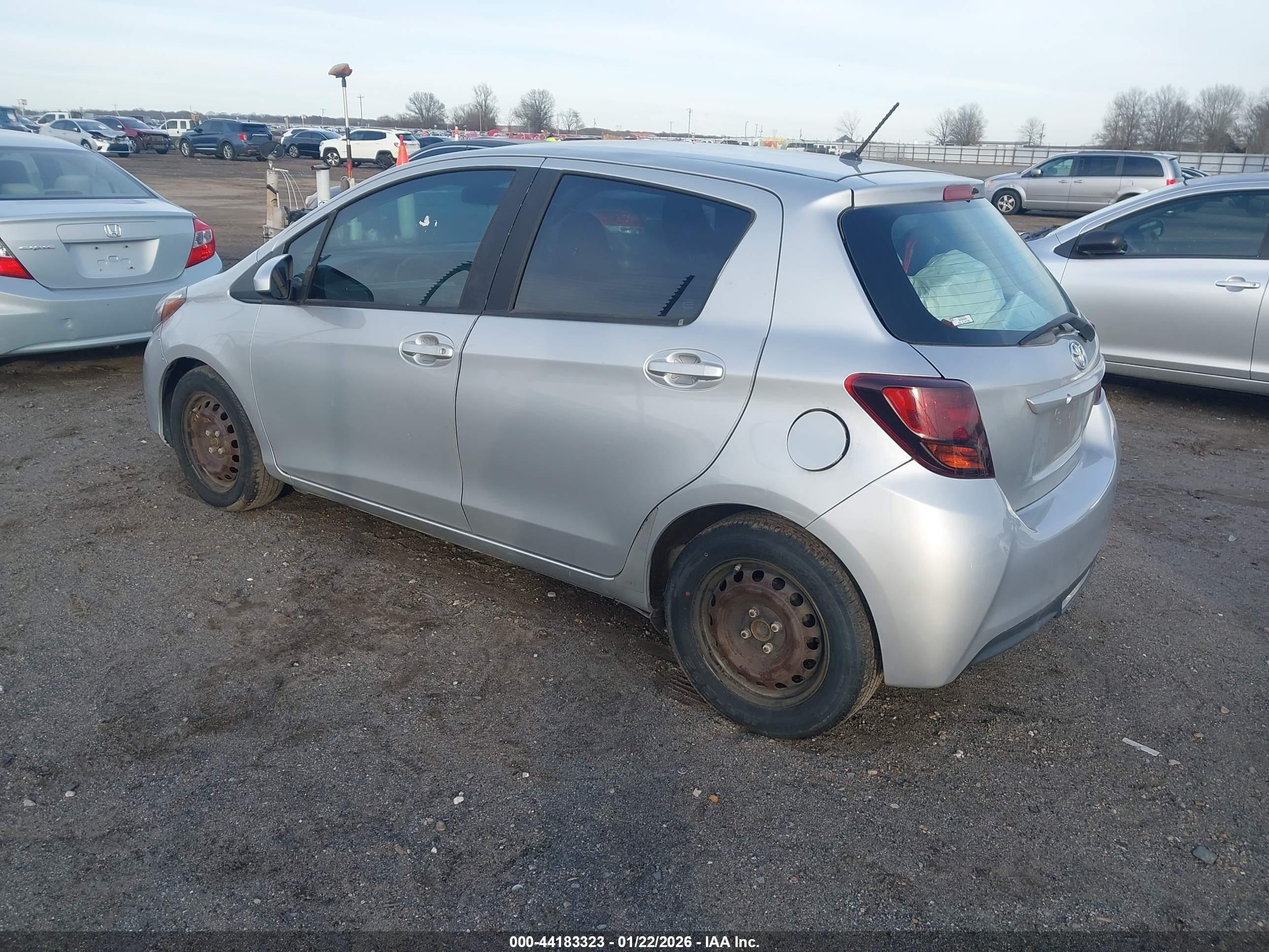 TOYOTA YARIS image 3
