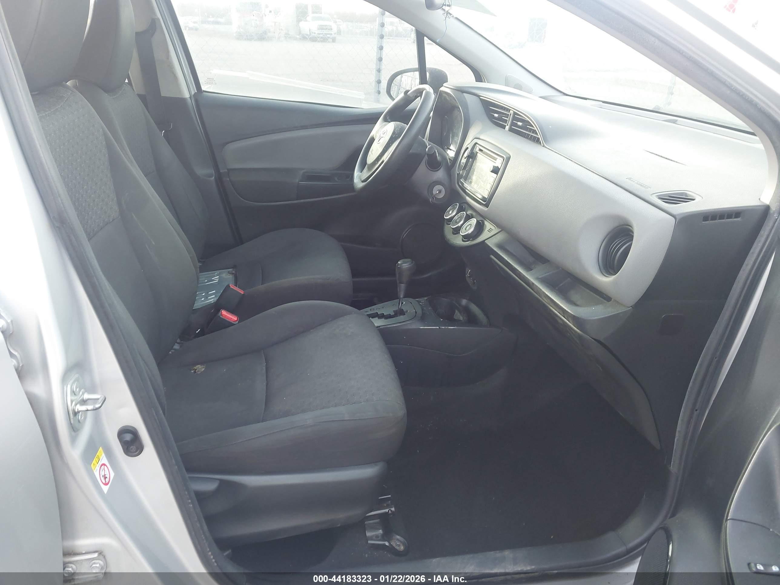 TOYOTA YARIS image 5