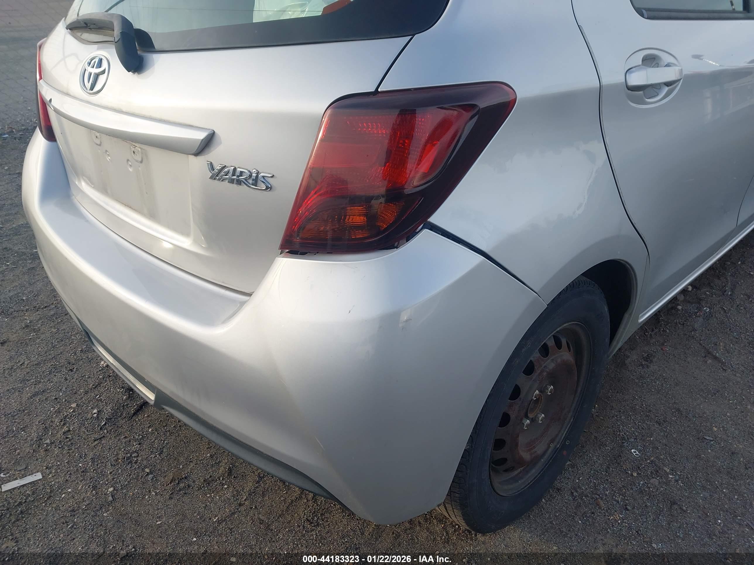 TOYOTA YARIS image 6