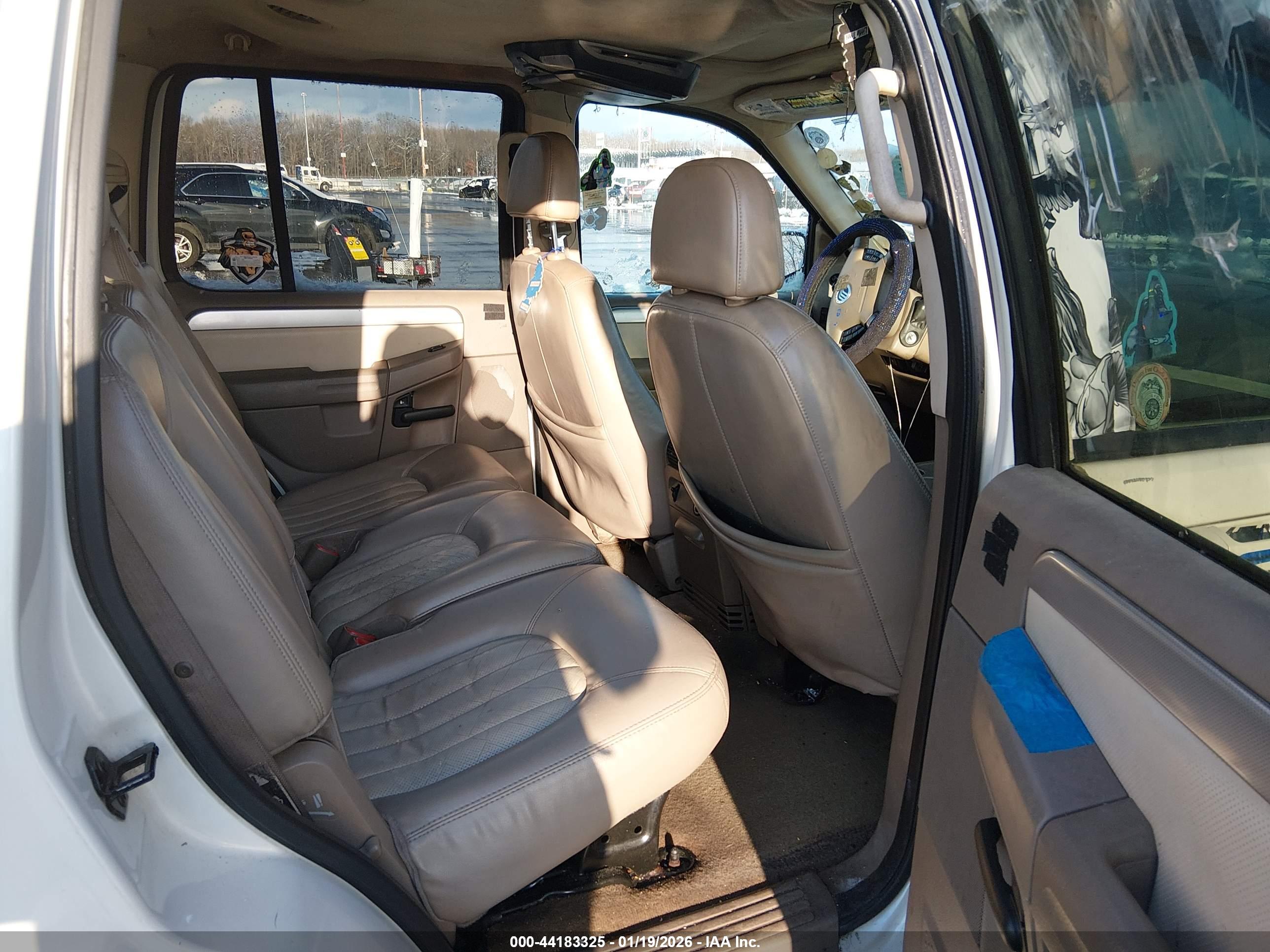 MERCURY MOUNTAINEER image 8