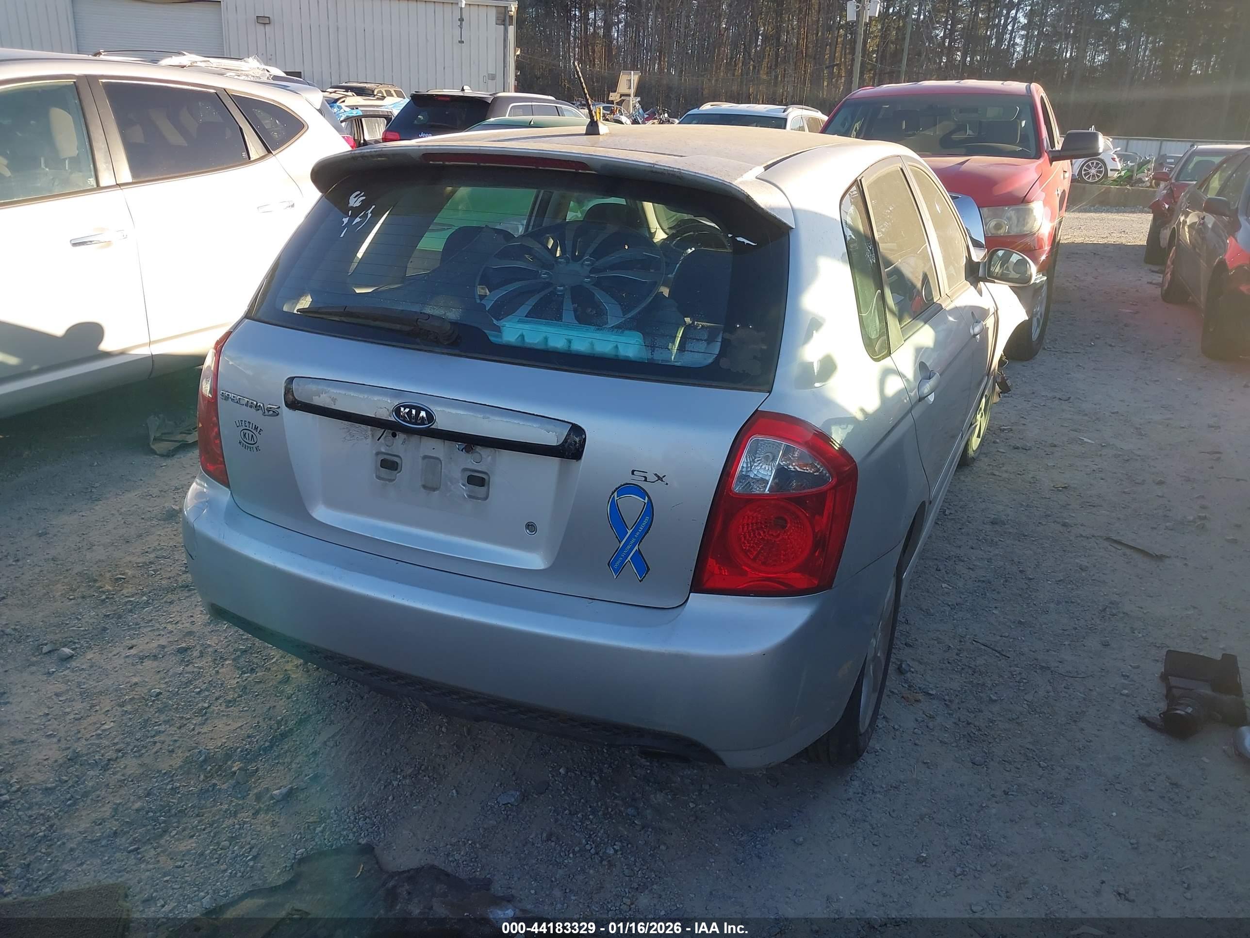 KIA SPECTRA5 image 4