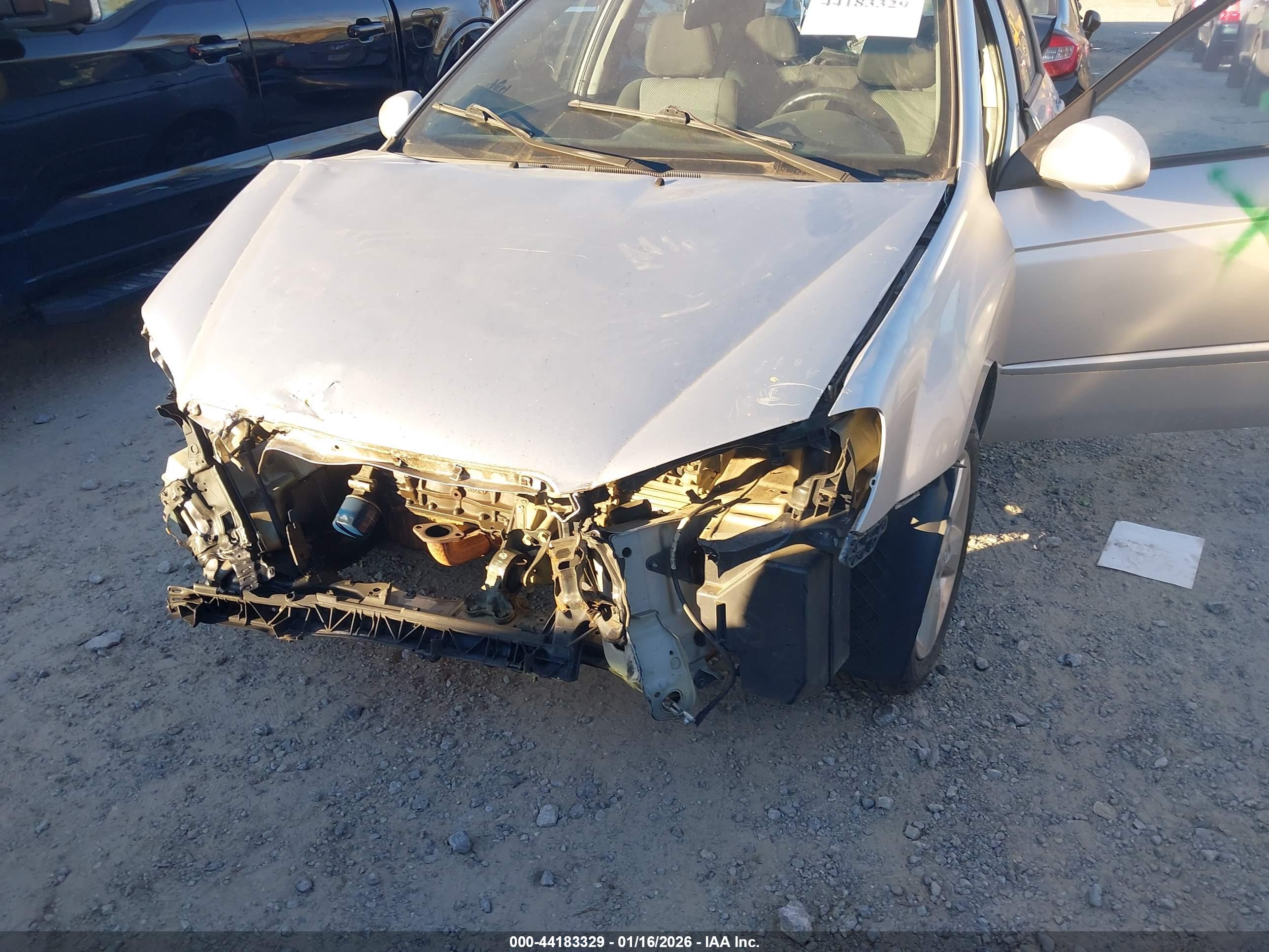 KIA SPECTRA5 image 6