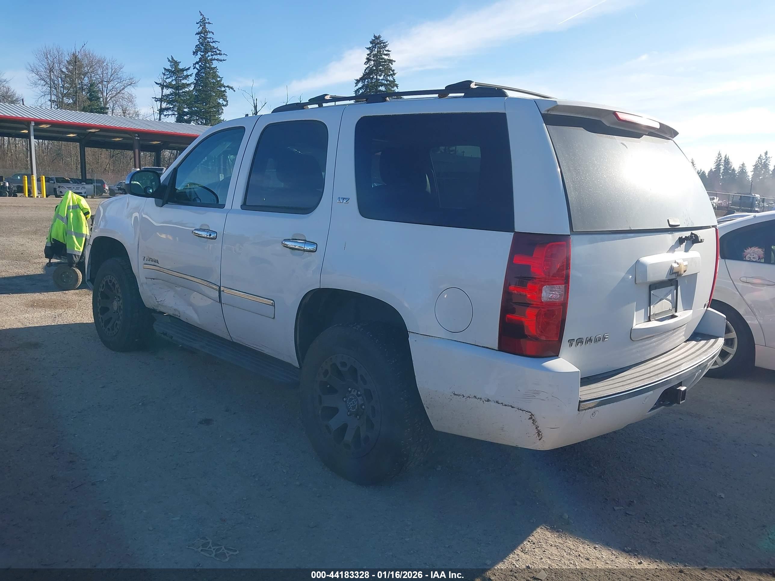 CHEVROLET TAHOE image 3