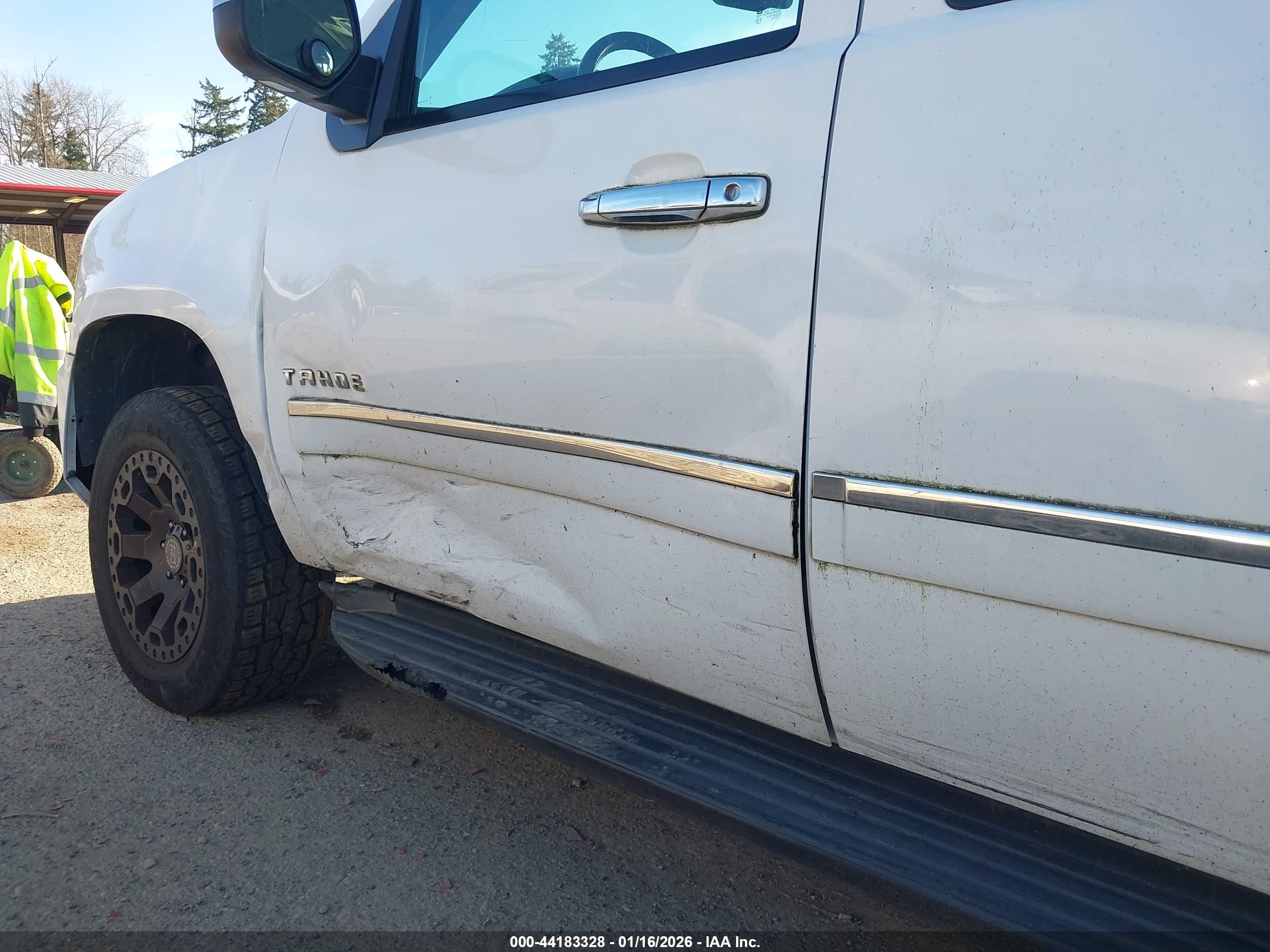 CHEVROLET TAHOE image 6