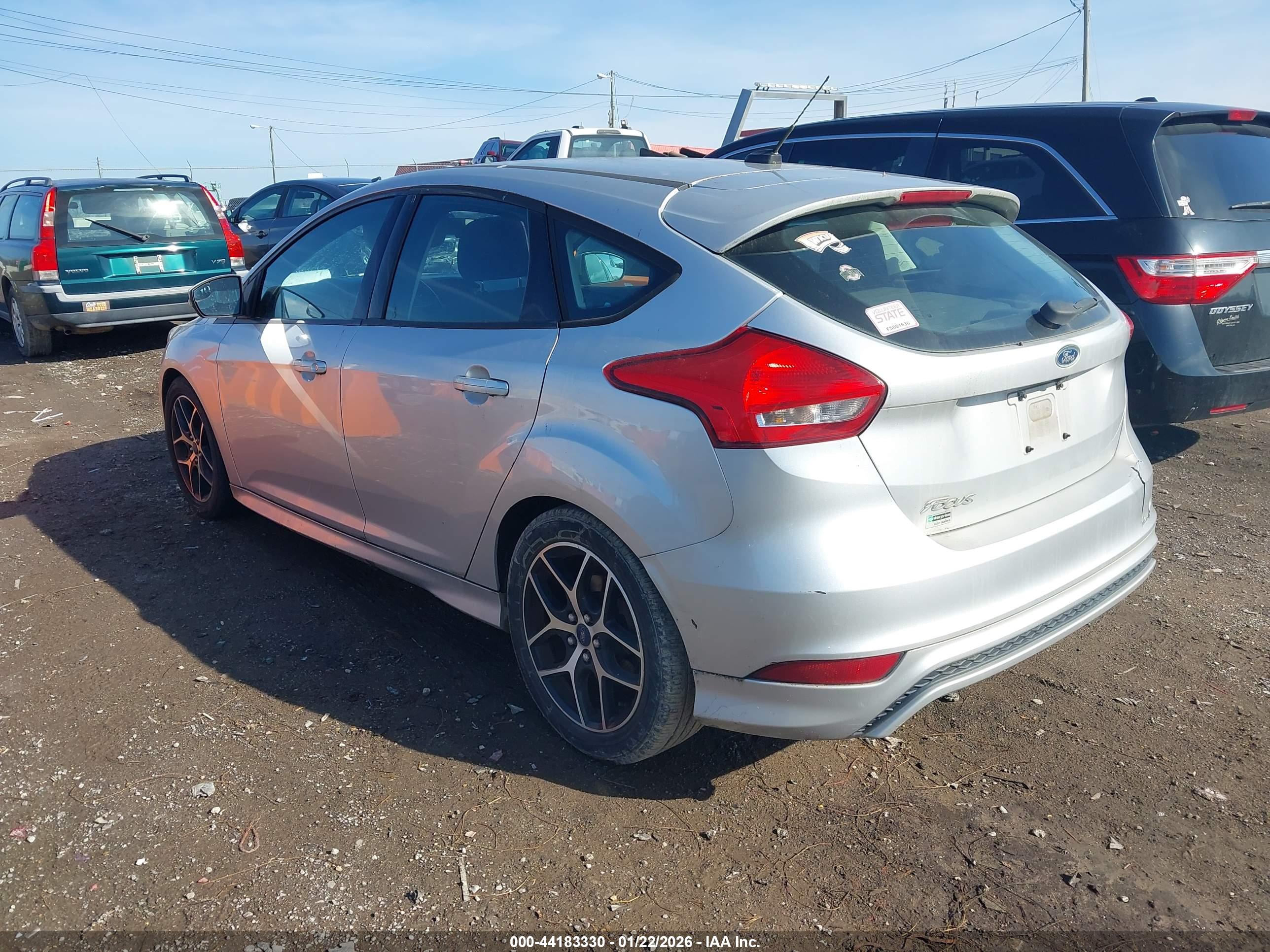 FORD FOCUS image 3