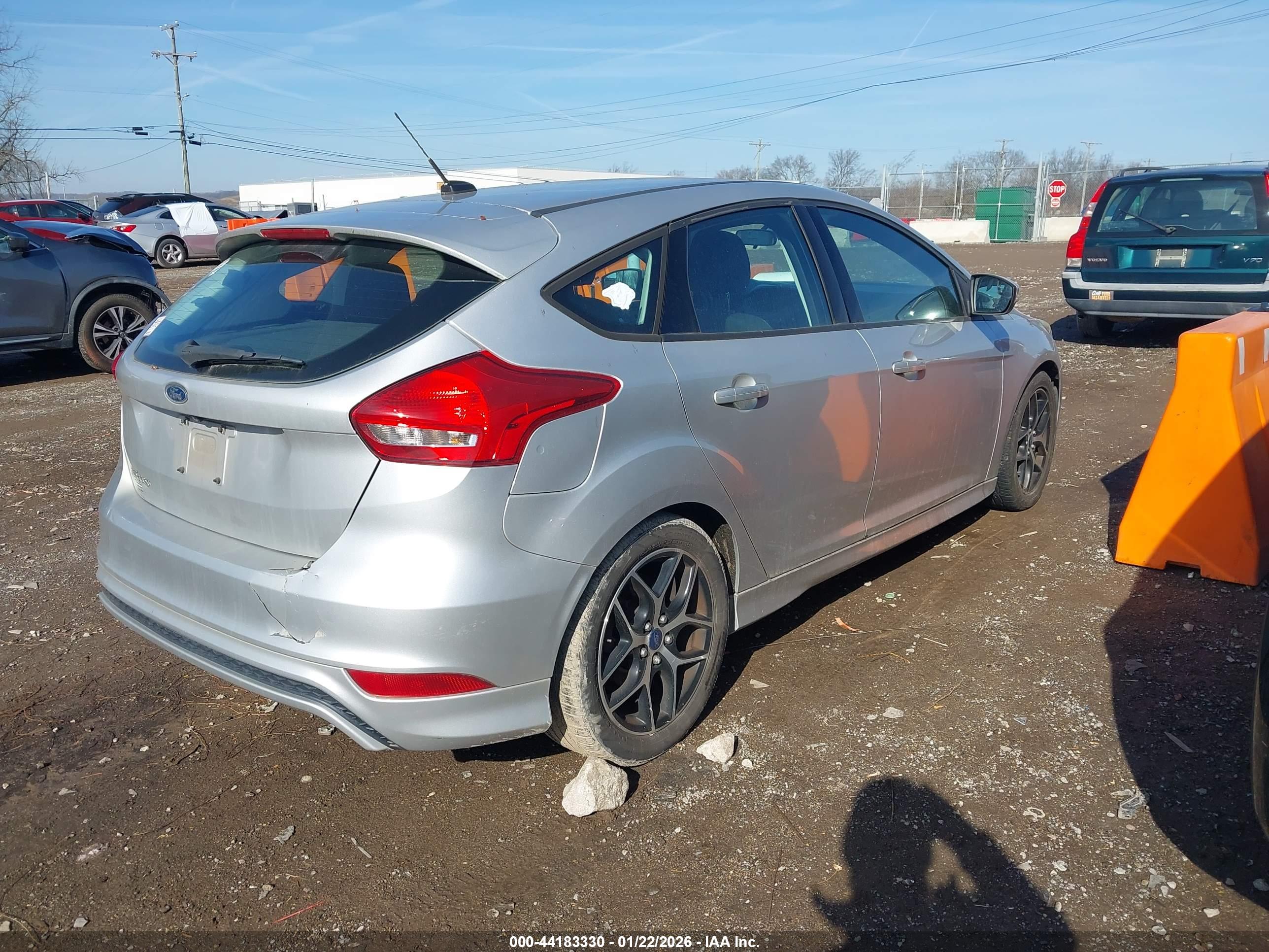 FORD FOCUS image 4