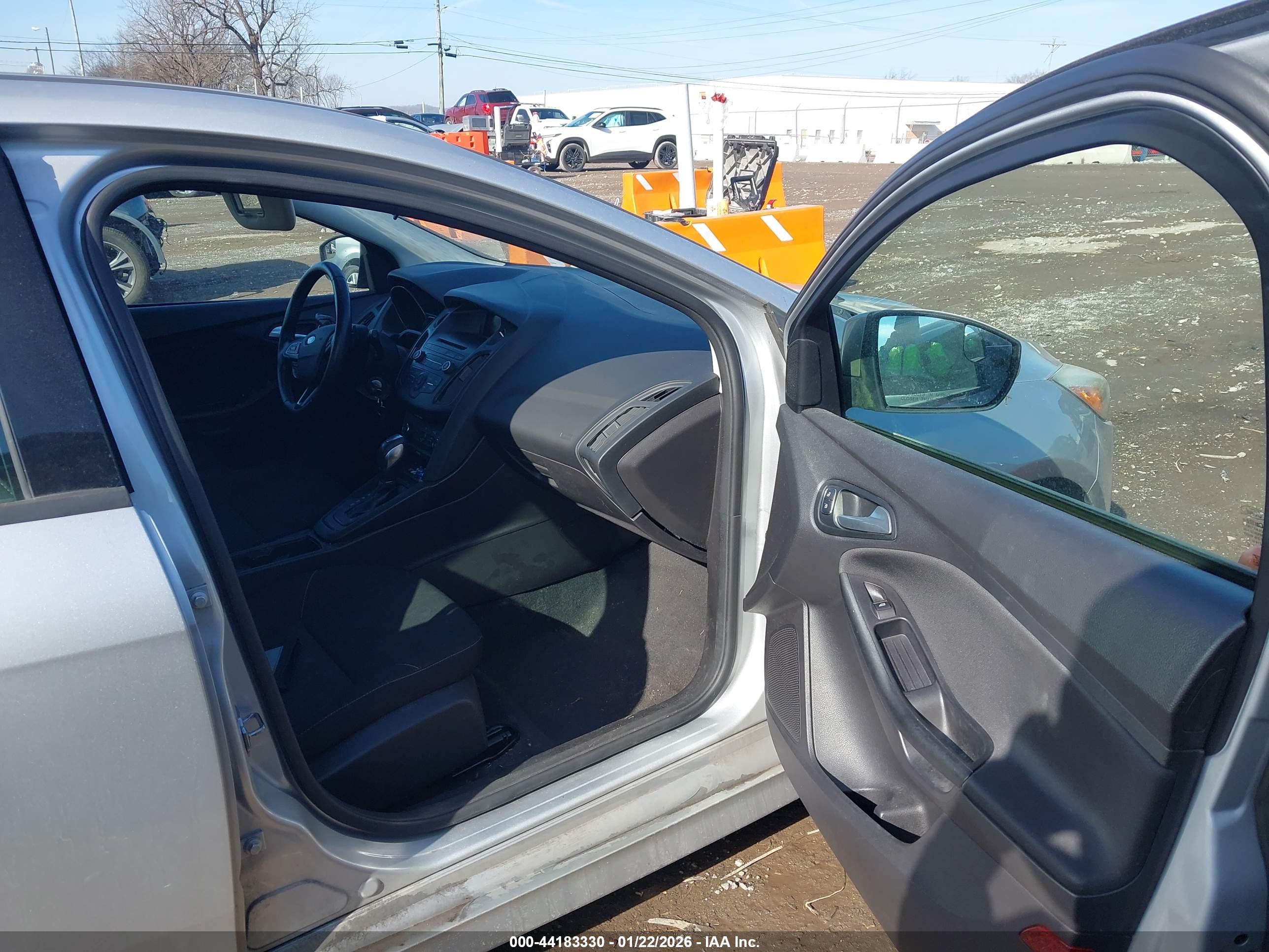 FORD FOCUS image 5