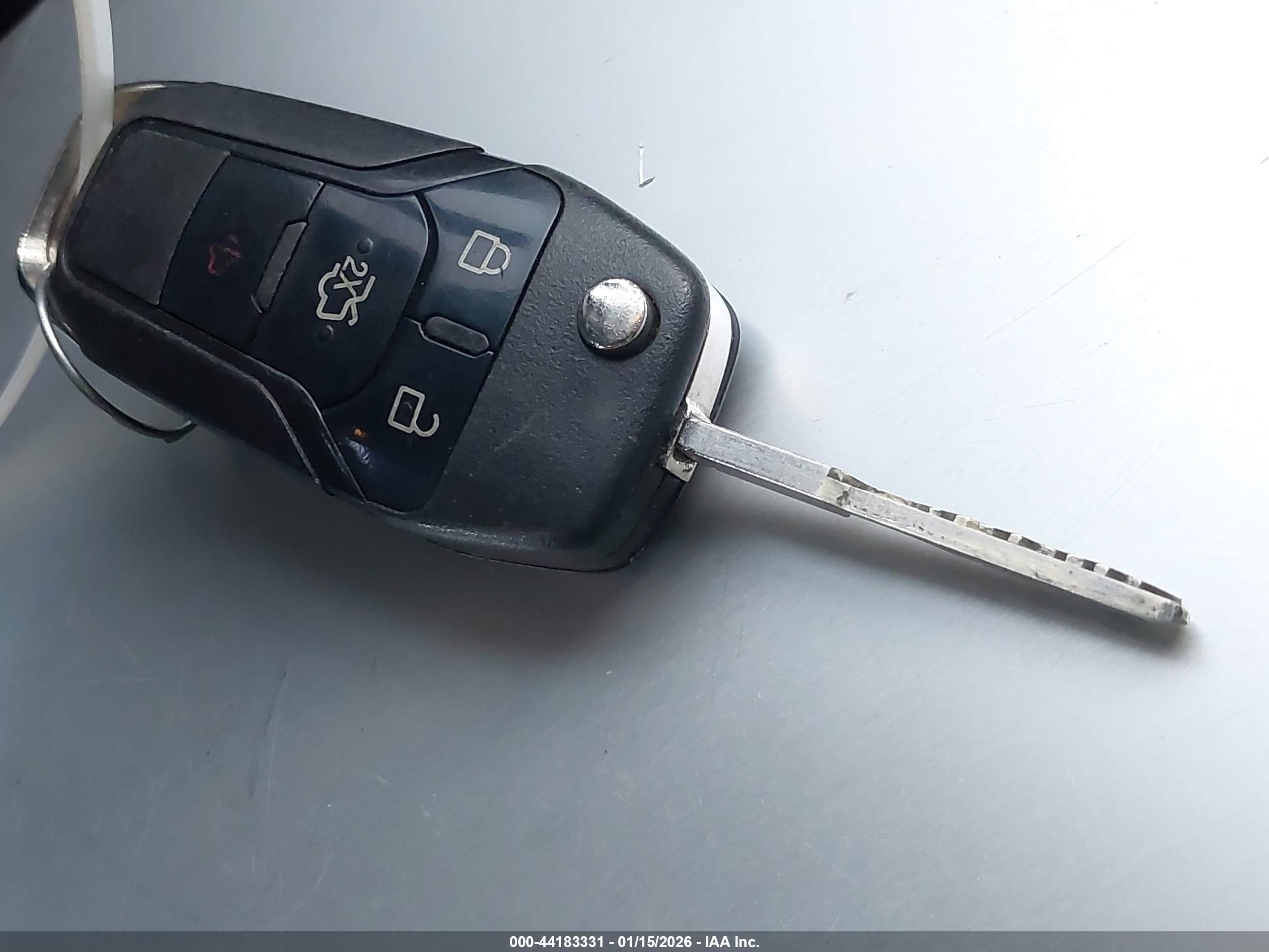 FORD FUSION image 11