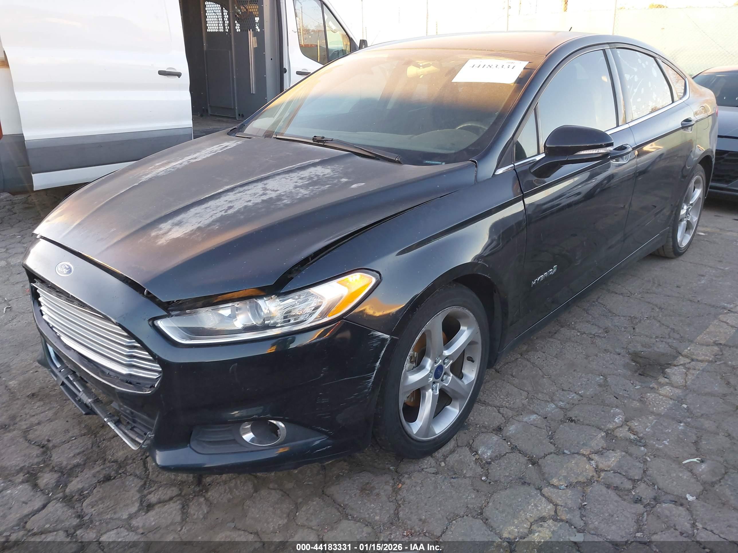 FORD FUSION image 2