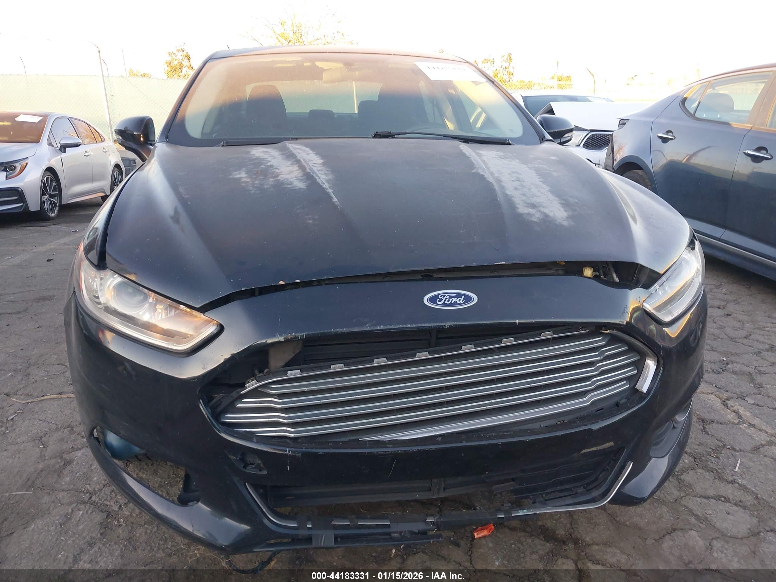 FORD FUSION image 6