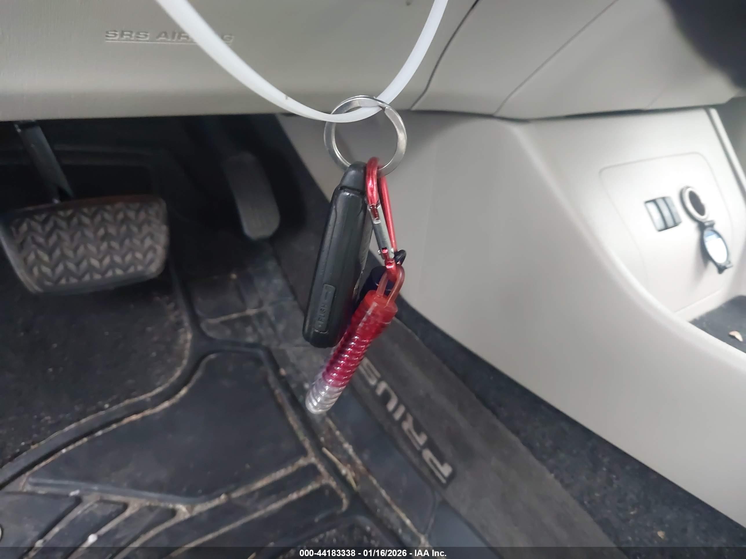 TOYOTA PRIUS image 11