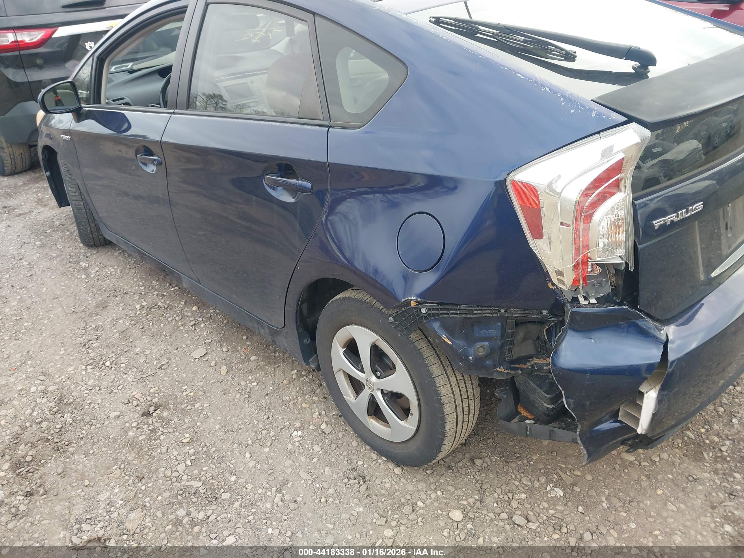 TOYOTA PRIUS image 6