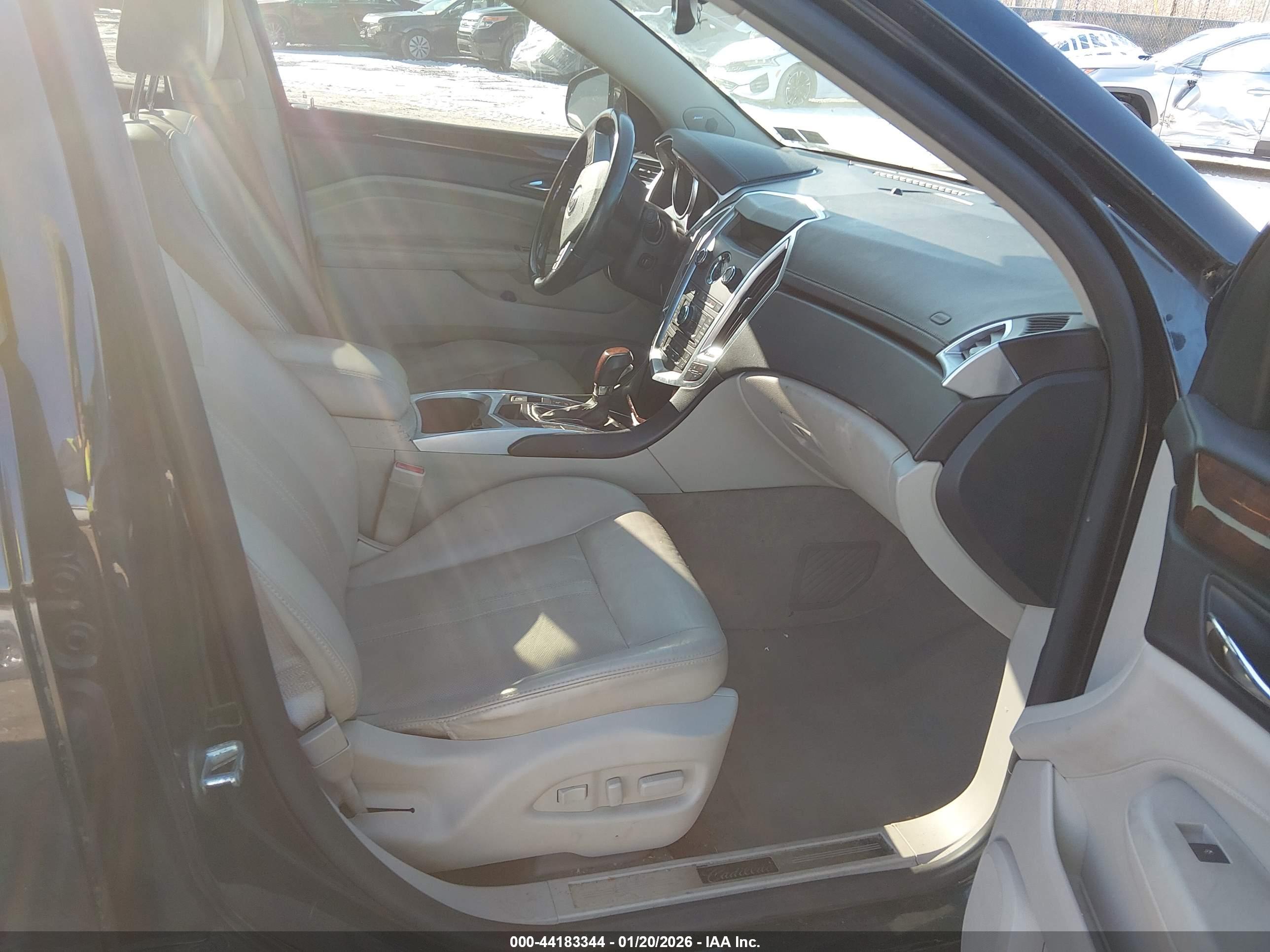 CADILLAC SRX image 5