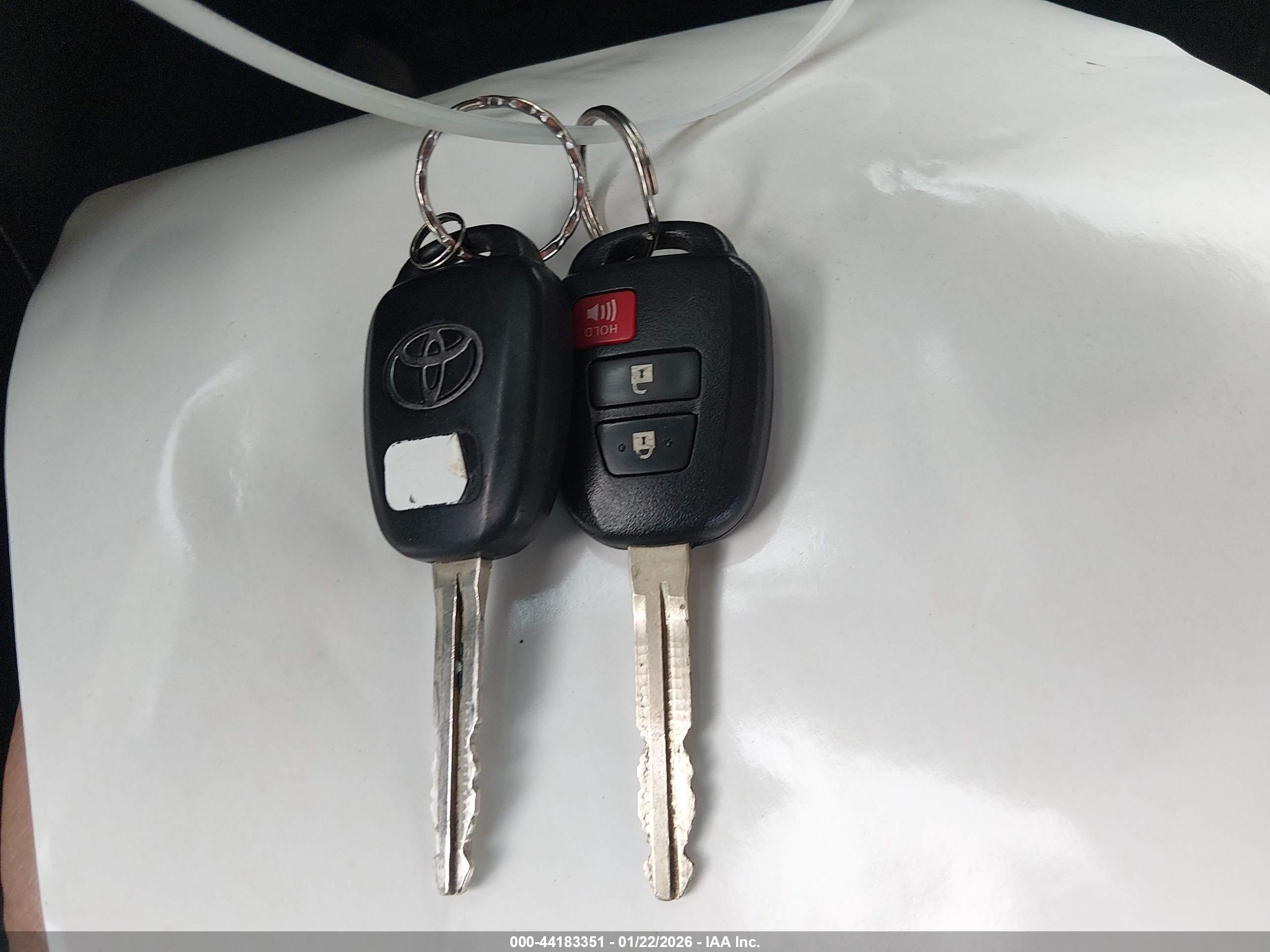TOYOTA RAV4 image 11