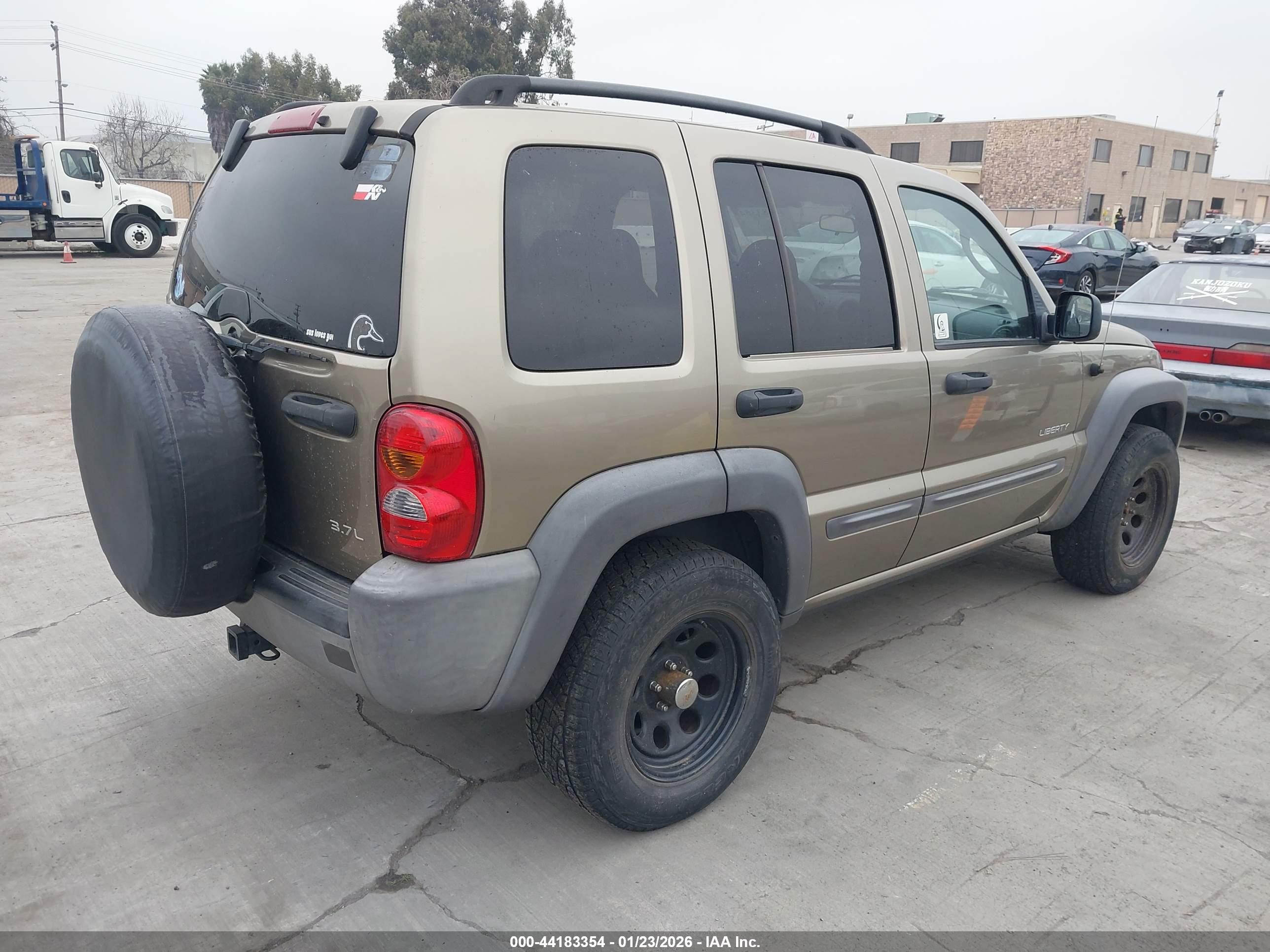 JEEP LIBERTY image 4