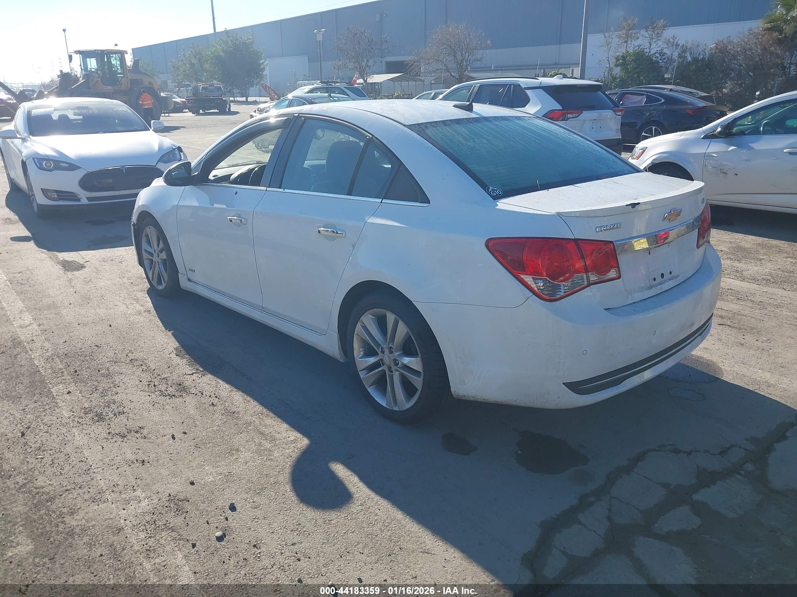 CHEVROLET CRUZE image 3