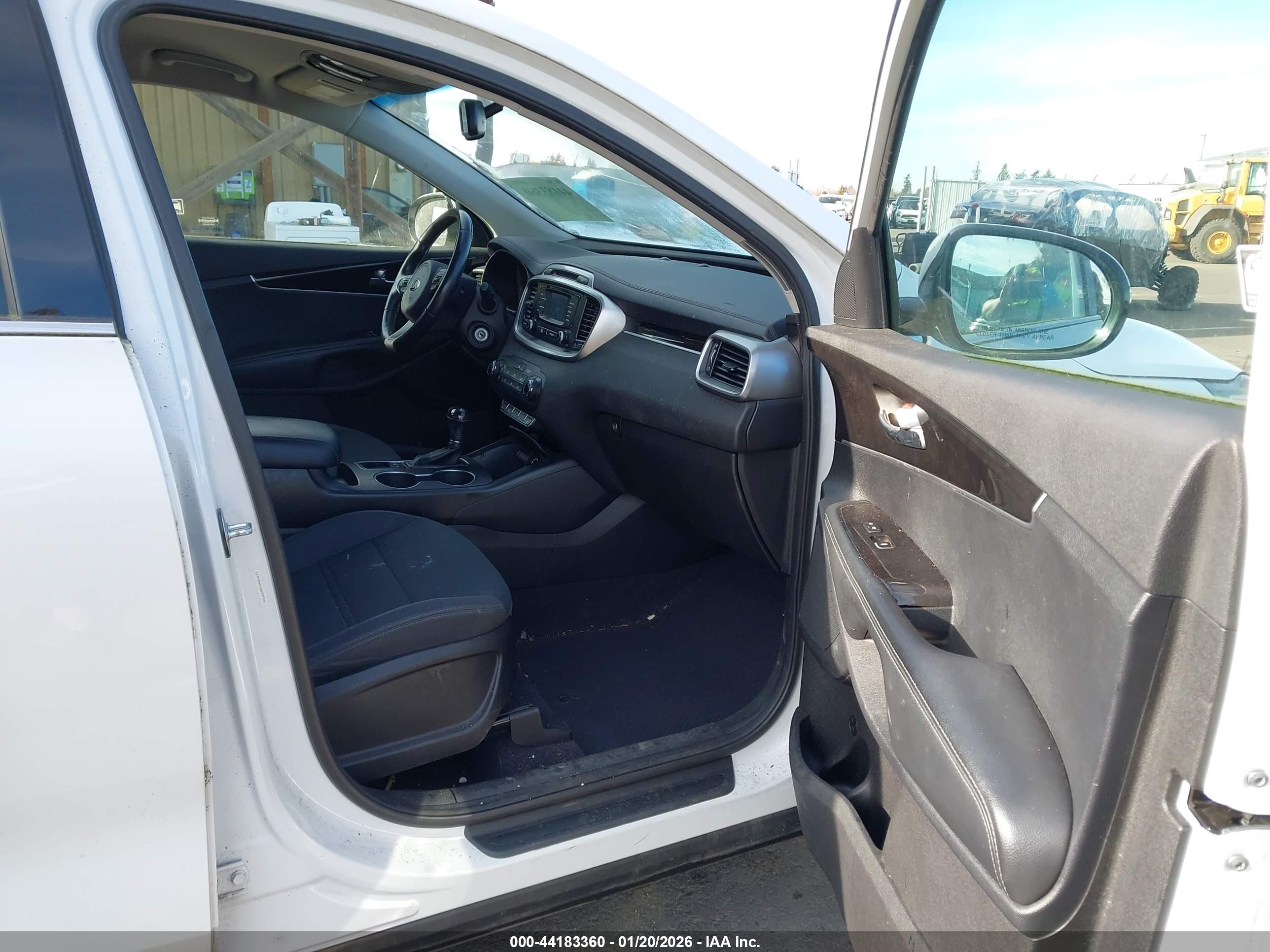 KIA SORENTO image 5