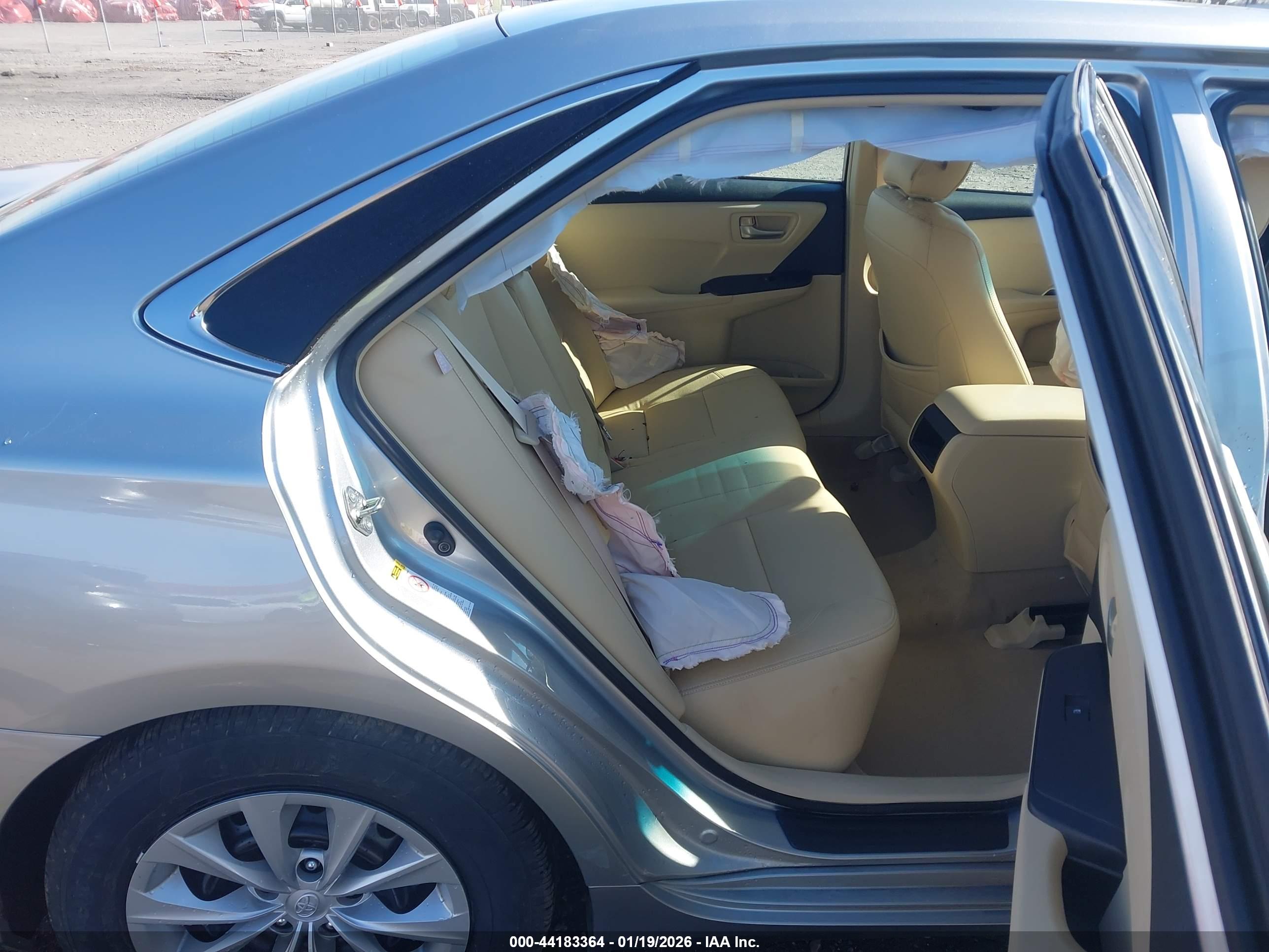 TOYOTA CAMRY image 8
