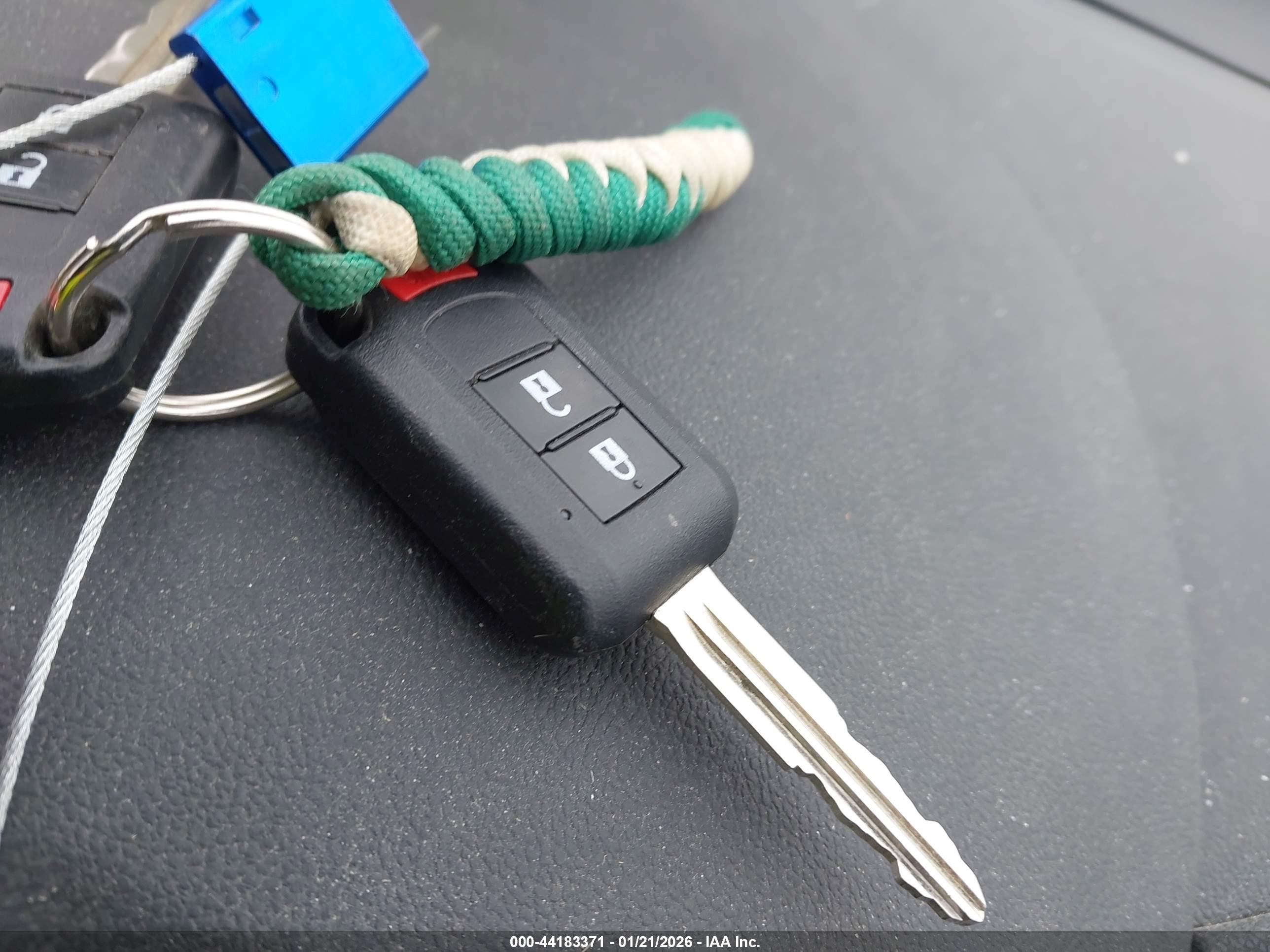 MITSUBISHI OUTLANDER image 11