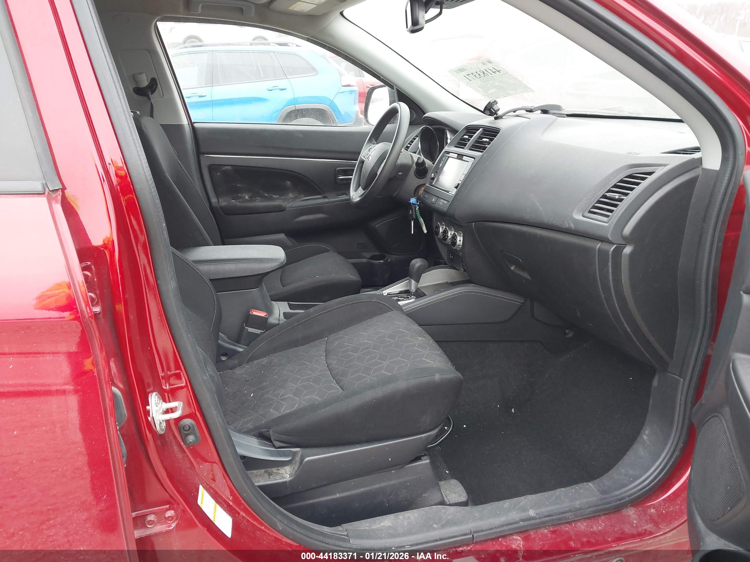 MITSUBISHI OUTLANDER image 5