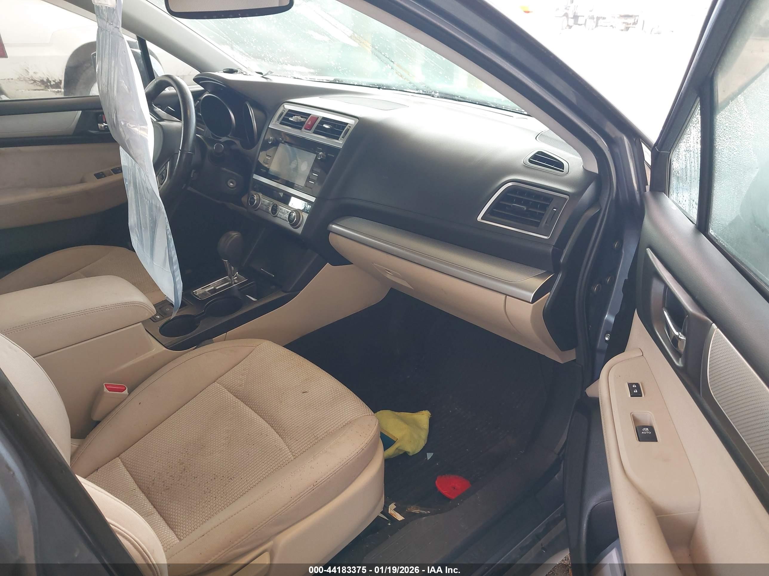 SUBARU OUTBACK image 5