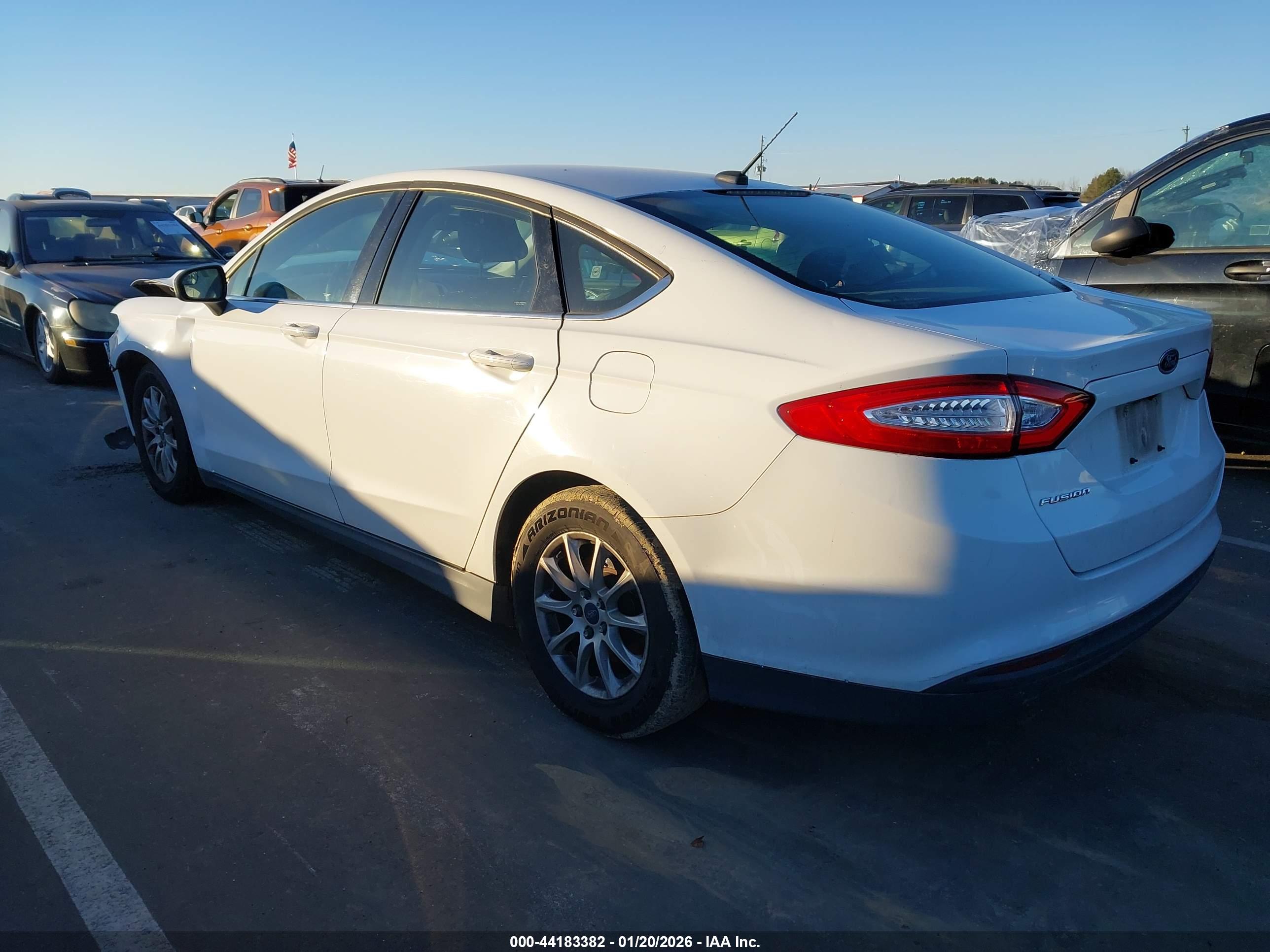 FORD FUSION image 3